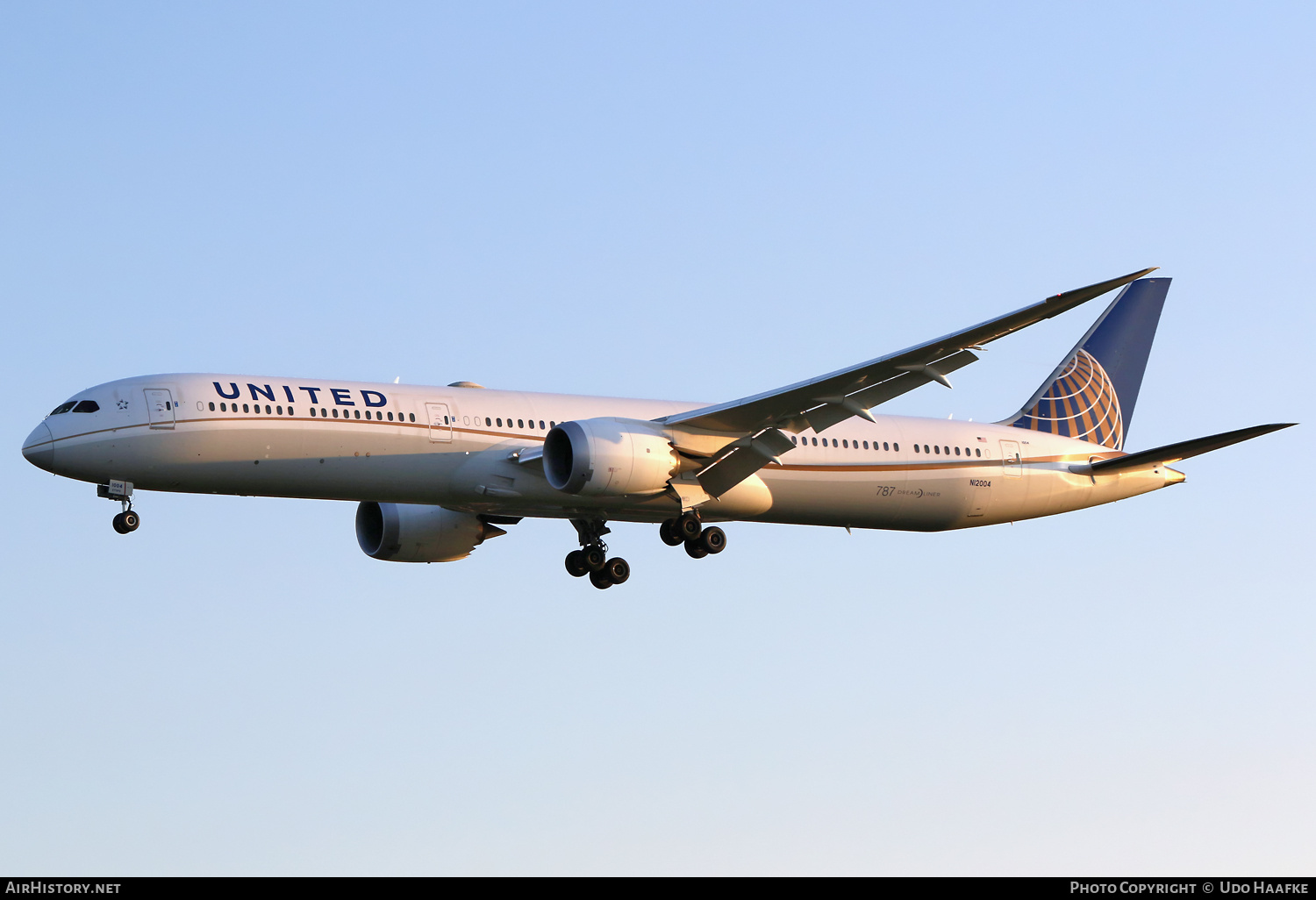 Aircraft Photo of N12004 | Boeing 787-10 Dreamliner | United Airlines | AirHistory.net #721649