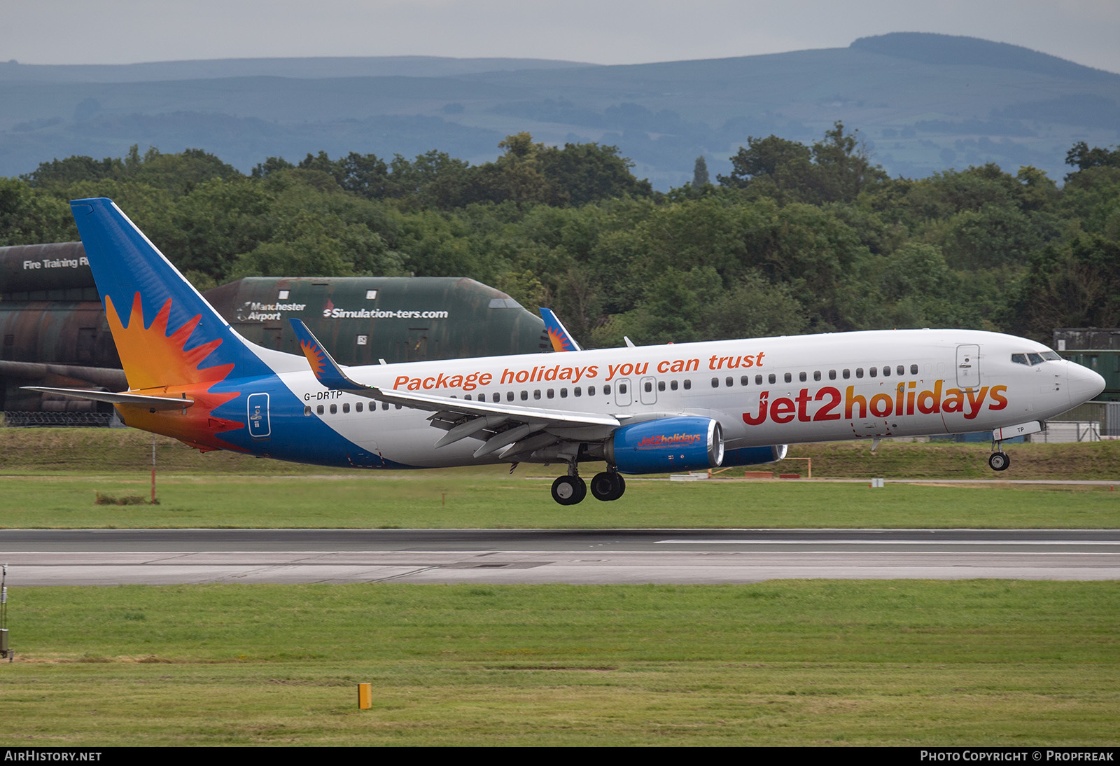 Aircraft Photo of G-DRTP | Boeing 737-8AL | Jet2 Holidays | AirHistory.net #721779