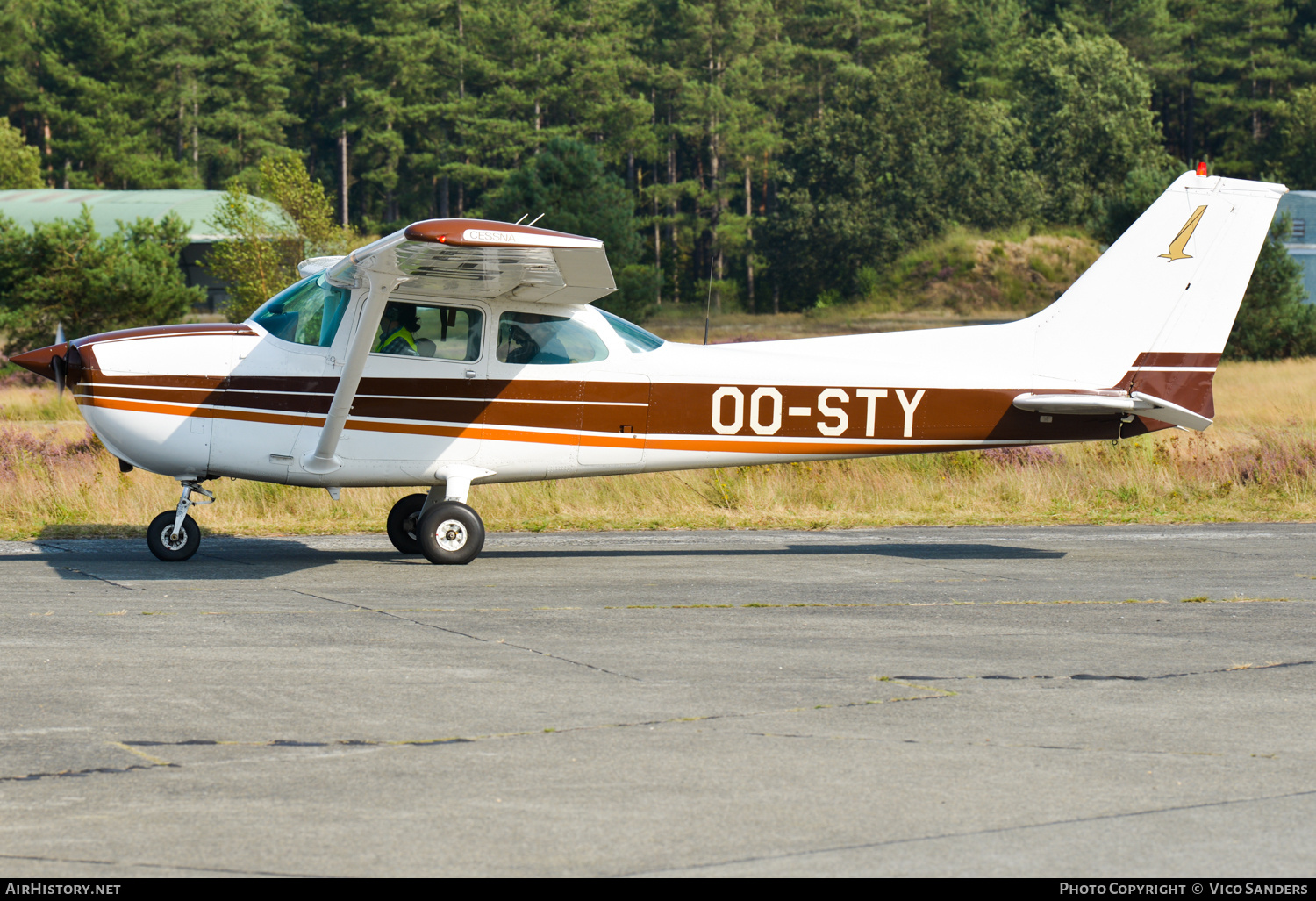 Aircraft Photo of OO-STY | Cessna 172N Skyhawk II | AirHistory.net #722034