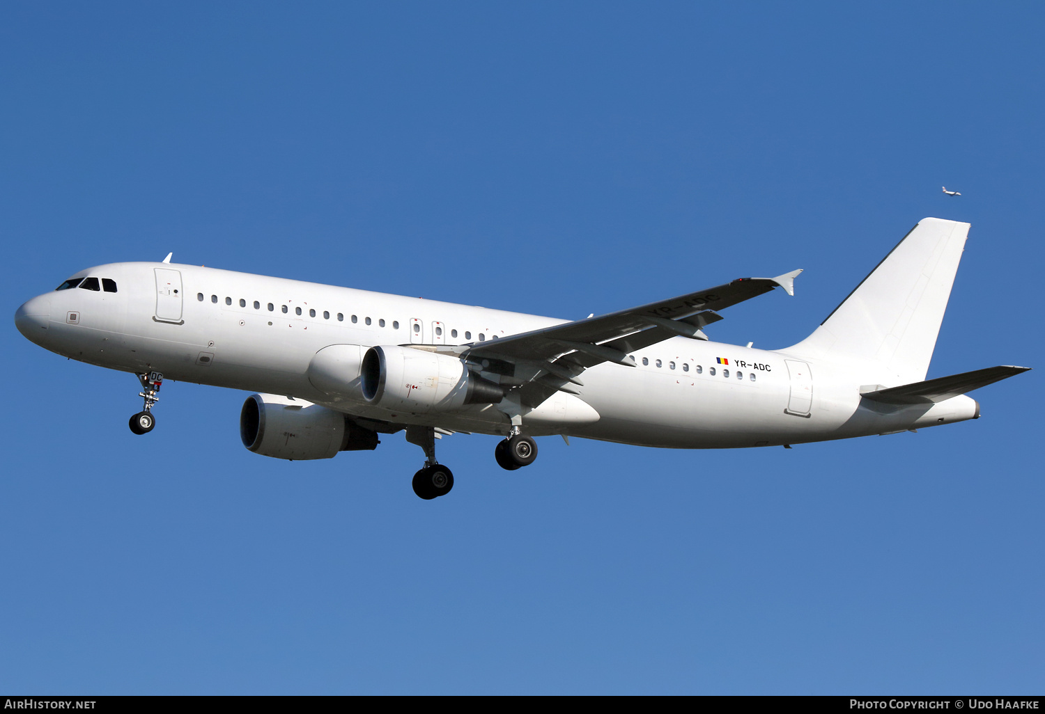 Aircraft Photo of YR-ADC | Airbus A320-214 | Flyyo | AirHistory.net #722201