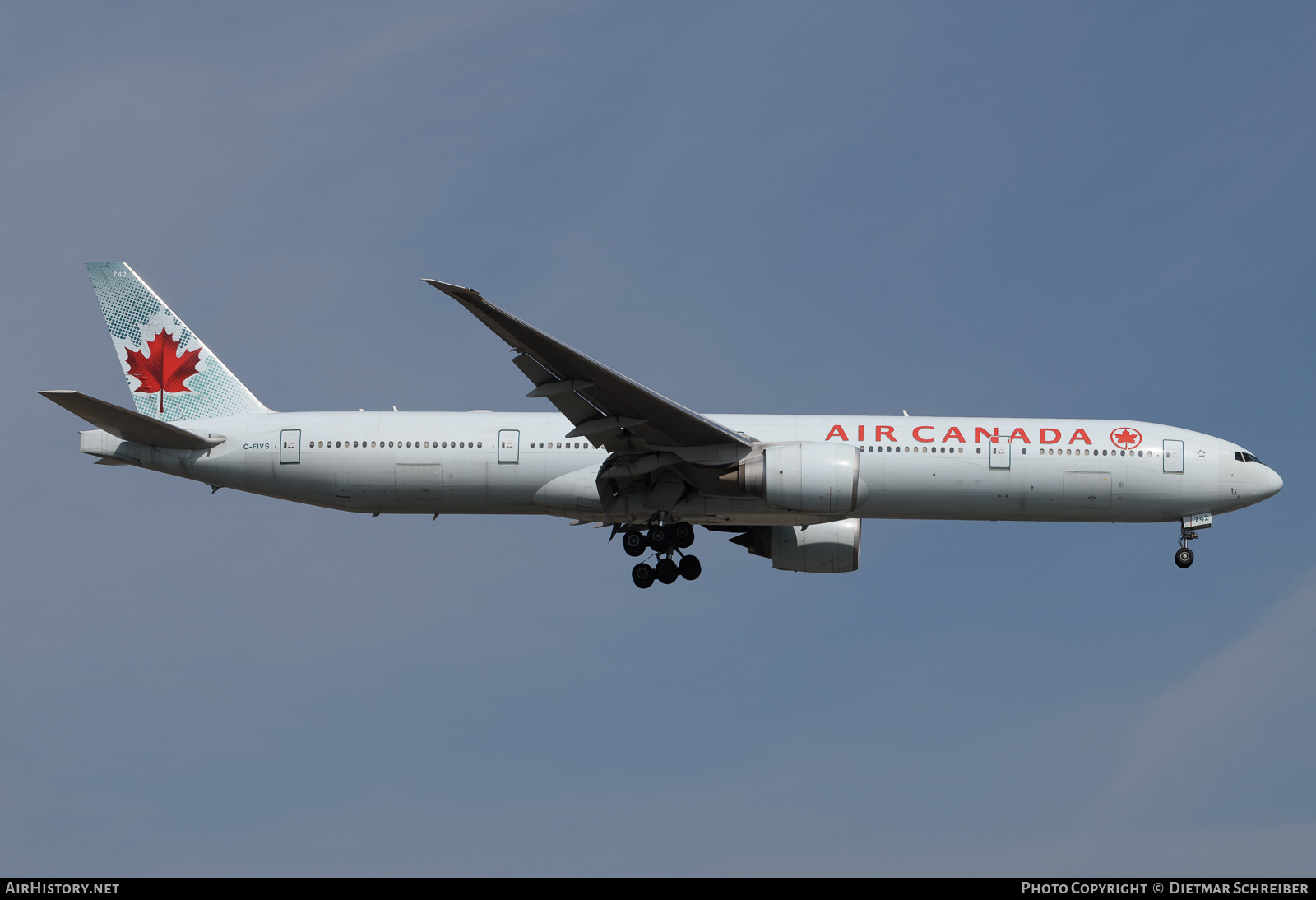 Aircraft Photo of C-FIVS | Boeing 777-333/ER | Air Canada | AirHistory.net #722222