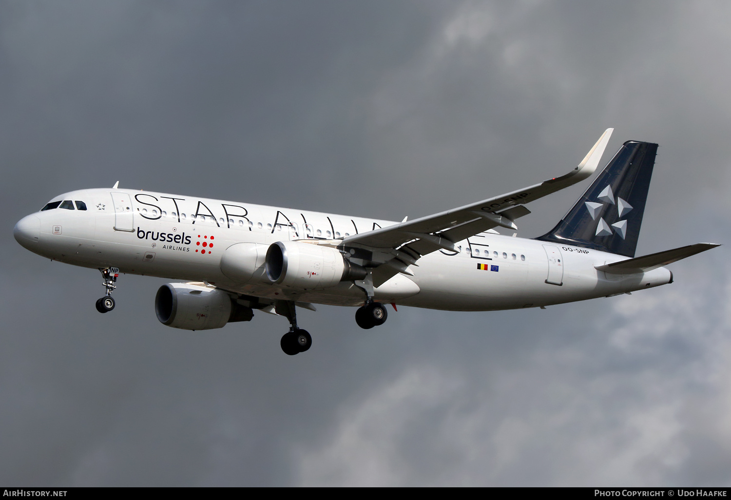 Aircraft Photo of OO-SNP | Airbus A320-214 | Brussels Airlines | AirHistory.net #722337