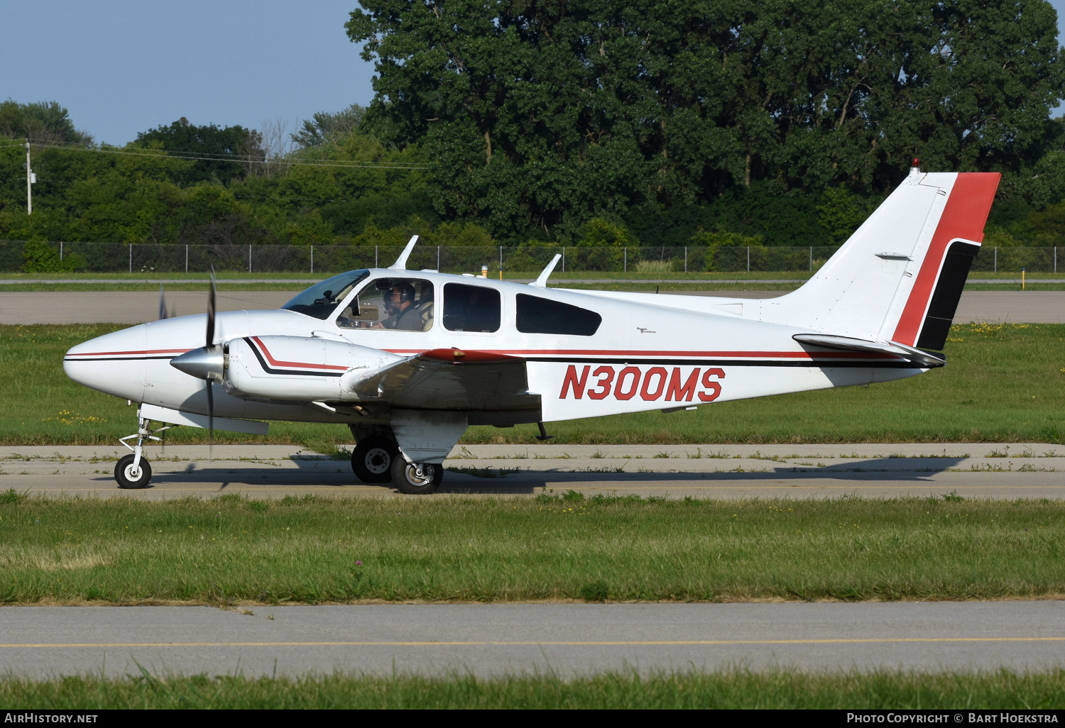 Aircraft Photo of N300MS | Beech D55 Baron | AirHistory.net #722420