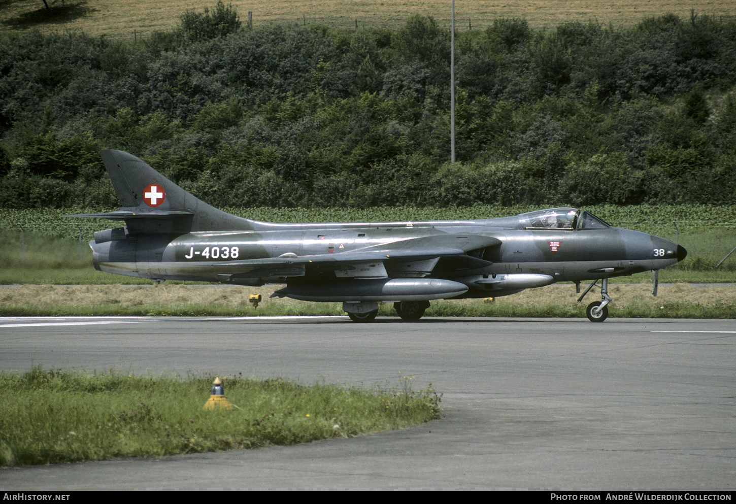 Aircraft Photo of J-4038 | Hawker Hunter F58 | Switzerland - Air Force | AirHistory.net #722701