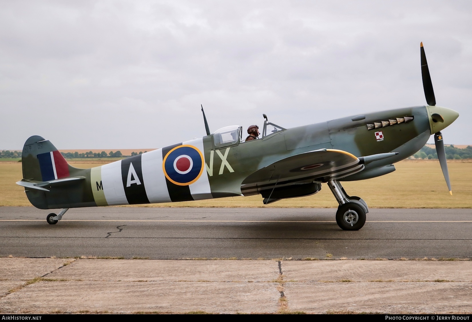 Aircraft Photo of G-PBIX / MK924 | Supermarine 361 Spitfire LF16E | USA - Air Force | AirHistory.net #722845
