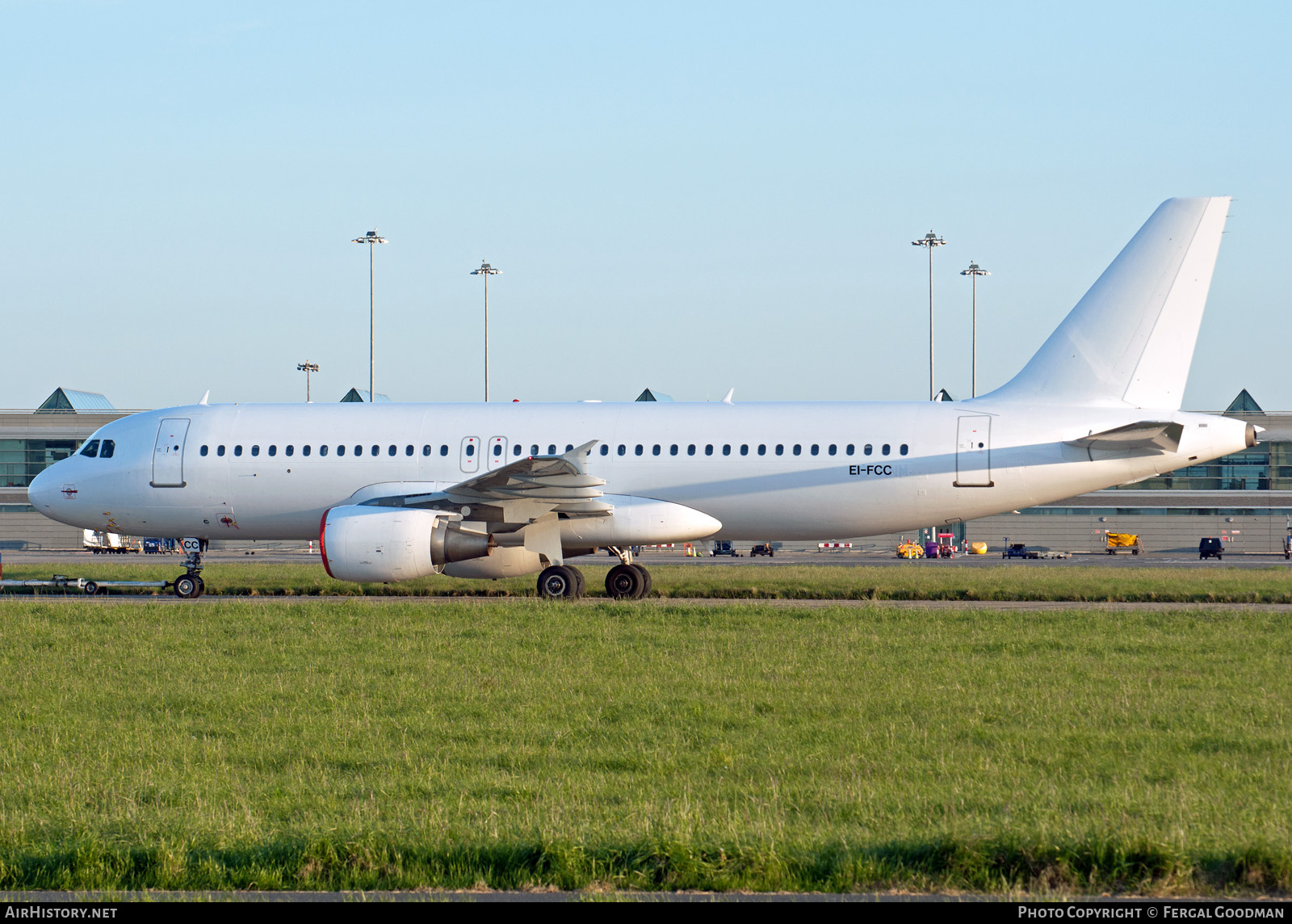 Aircraft Photo of EI-FCC | Airbus A320-214 | AirHistory.net #722913