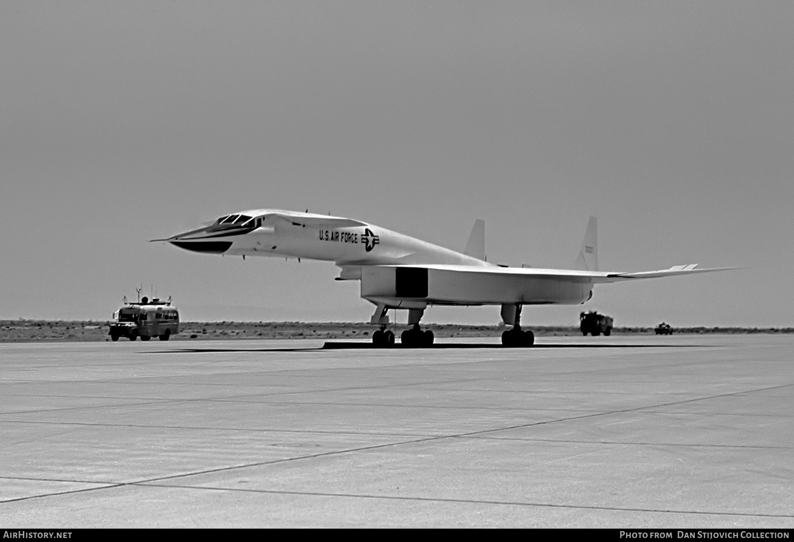 Aircraft Photo of 62-0207 / 20207 | North American XB-70A Valkyrie | USA - Air Force | AirHistory.net #722930