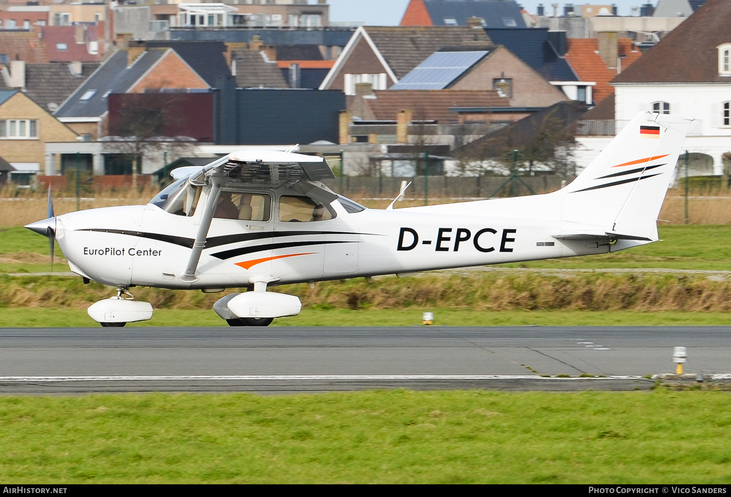 Aircraft Photo of D-EPCE | Cessna 172S Skyhawk SP | EuroPilot Center | AirHistory.net #723090