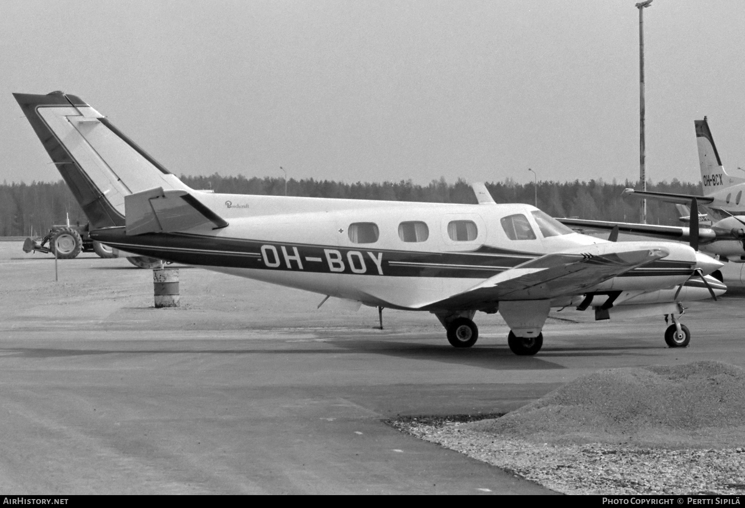 Aircraft Photo of OH-BOY | Beech B60 Duke | AirHistory.net #723270