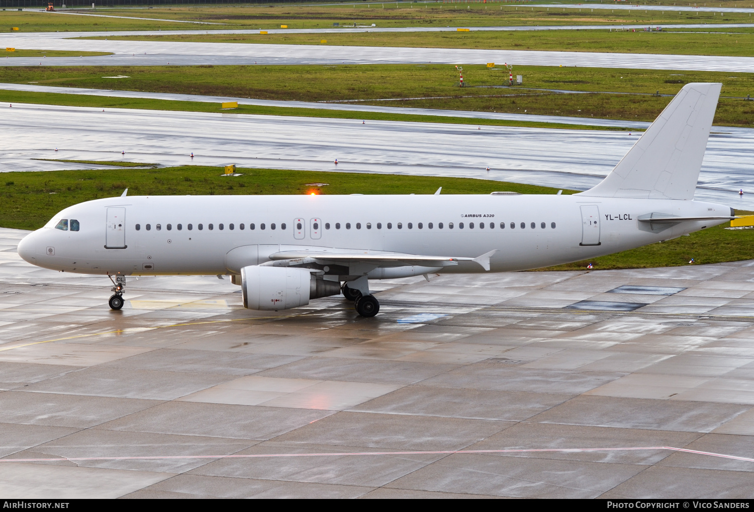 Aircraft Photo of YL-LCL | Airbus A320-214 | AirHistory.net #723317