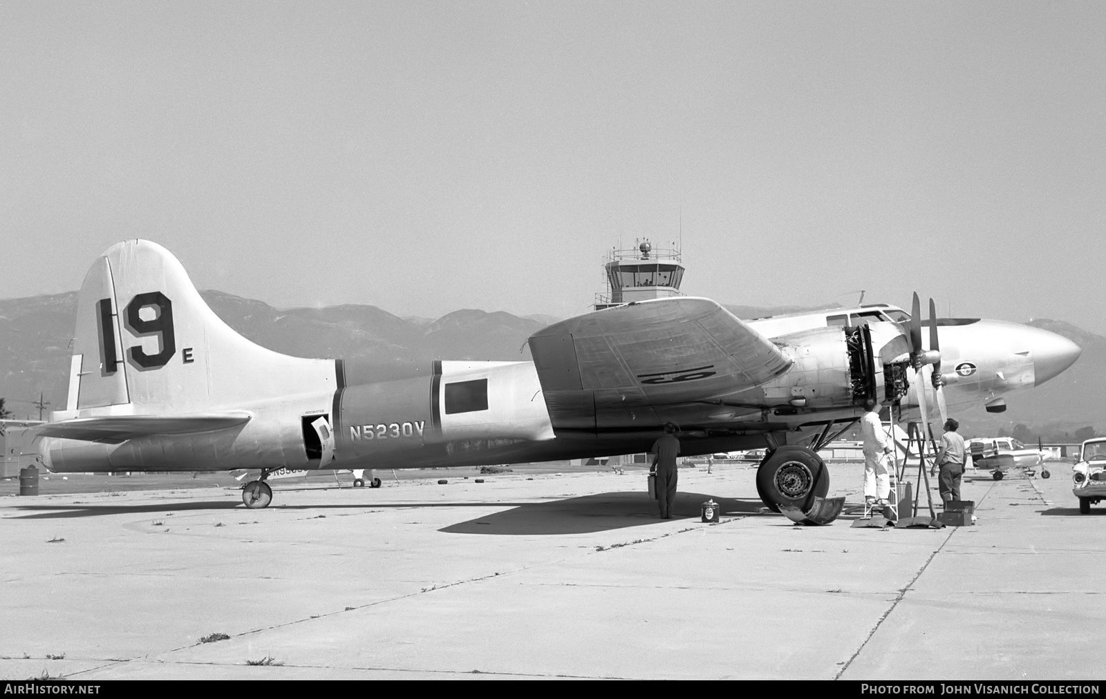 Aircraft Photo of N5230V | Boeing B-17G/AT Flying Fortress | AirHistory.net #723569