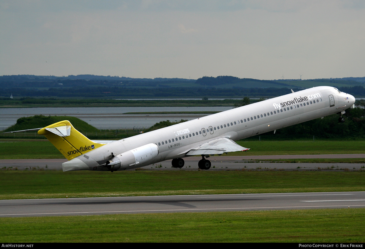 Aircraft Photo of LN-ROU | McDonnell Douglas MD-82 (DC-9-82) | Snowflake | AirHistory.net #723602