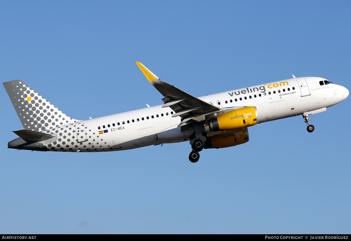 Aircraft Photo of EC-MEA | Airbus A320-232 | Vueling Airlines | AirHistory.net #723689