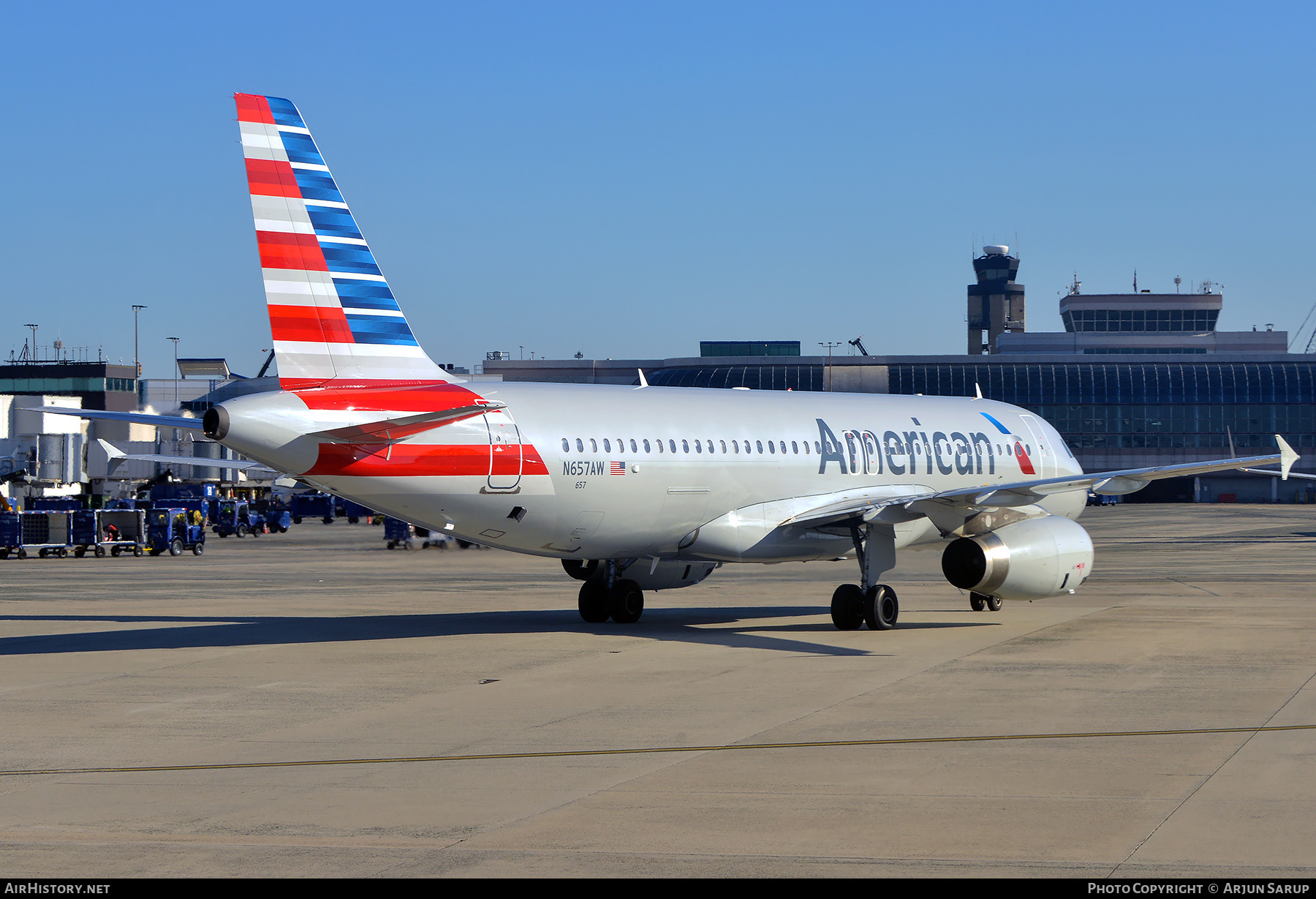 Aircraft Photo of N657AW | Airbus A320-232 | American Airlines | AirHistory.net #723727