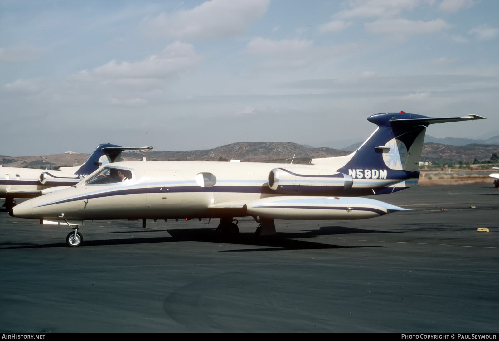 Aircraft Photo of N58DM | Lear Jet 24B | Flight International | AirHistory.net #724019