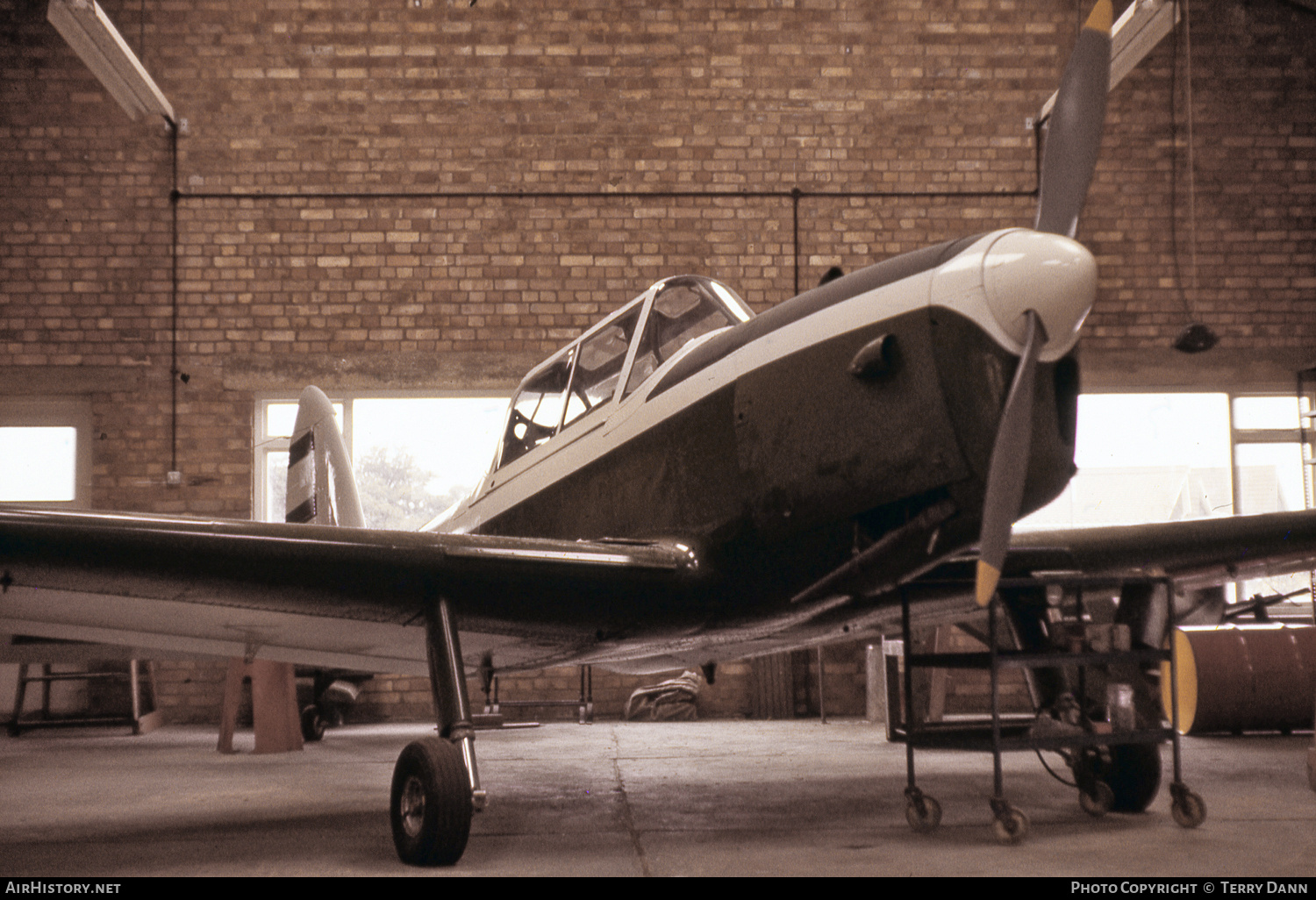 Aircraft Photo of G-BCEY | De Havilland DHC-1 Chipmunk Mk22 | AirHistory.net #724293