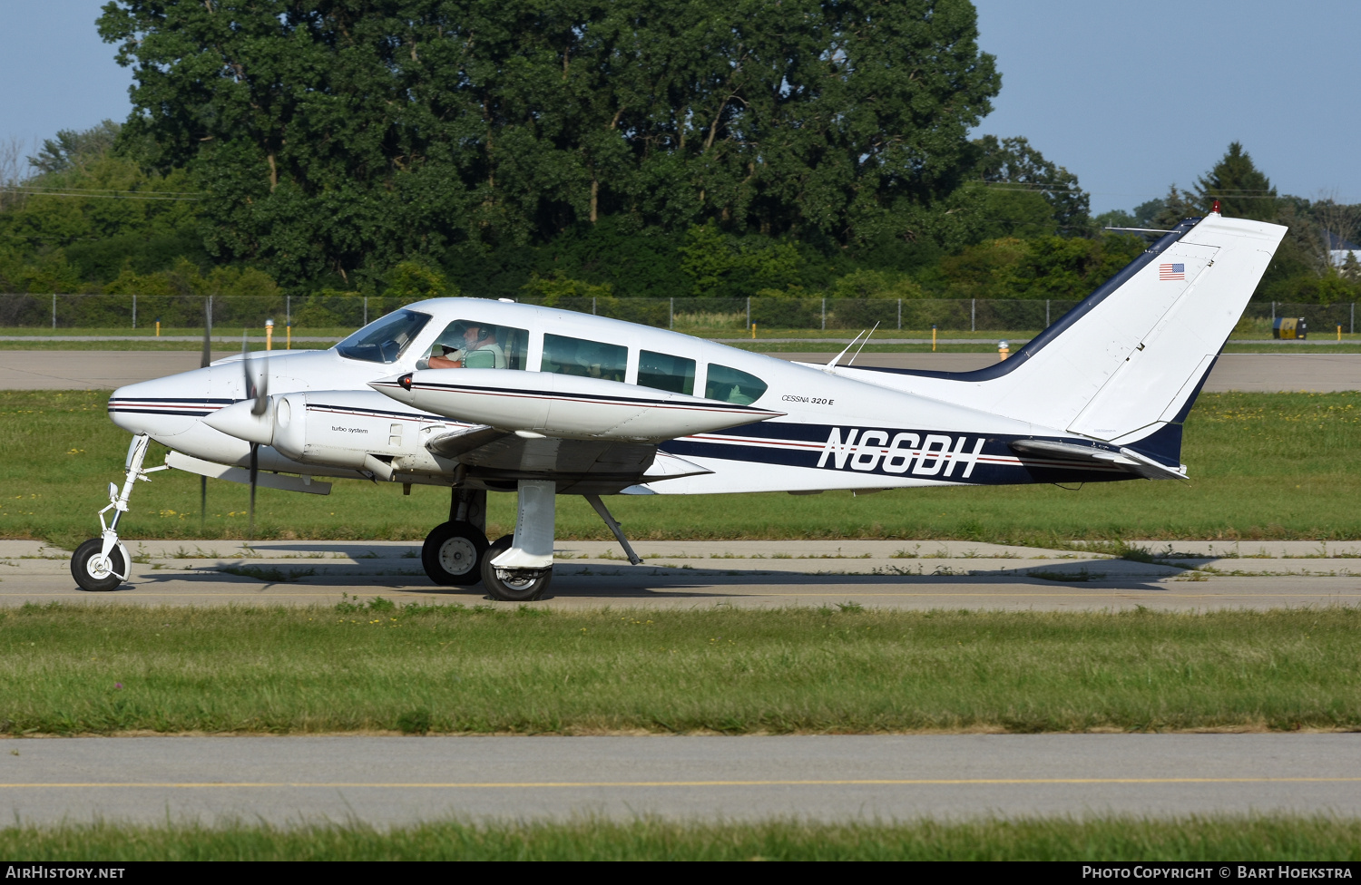 Aircraft Photo of N66DH | Cessna 320E Executive Skyknight | AirHistory.net #724457