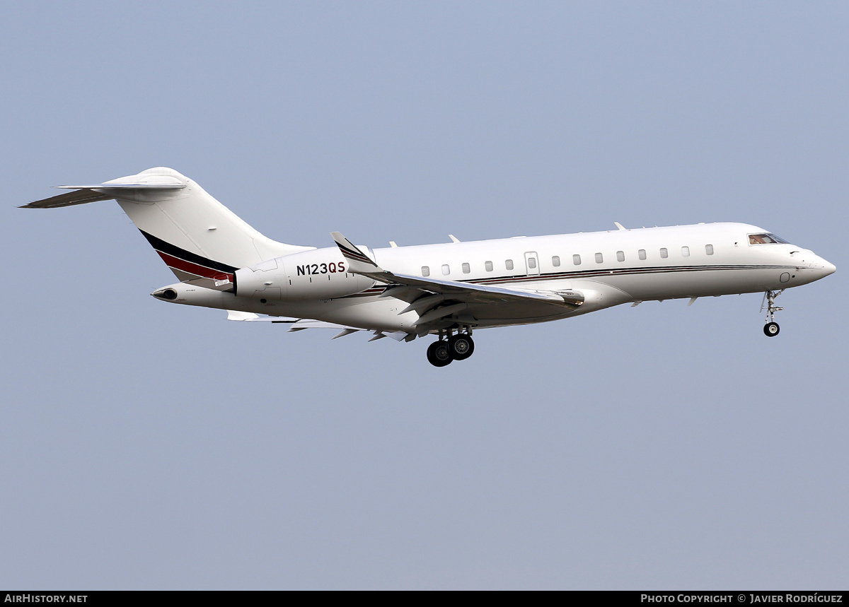 Aircraft Photo of N123QS | Bombardier Global 5500 (BD-700-1A11) | AirHistory.net #724510