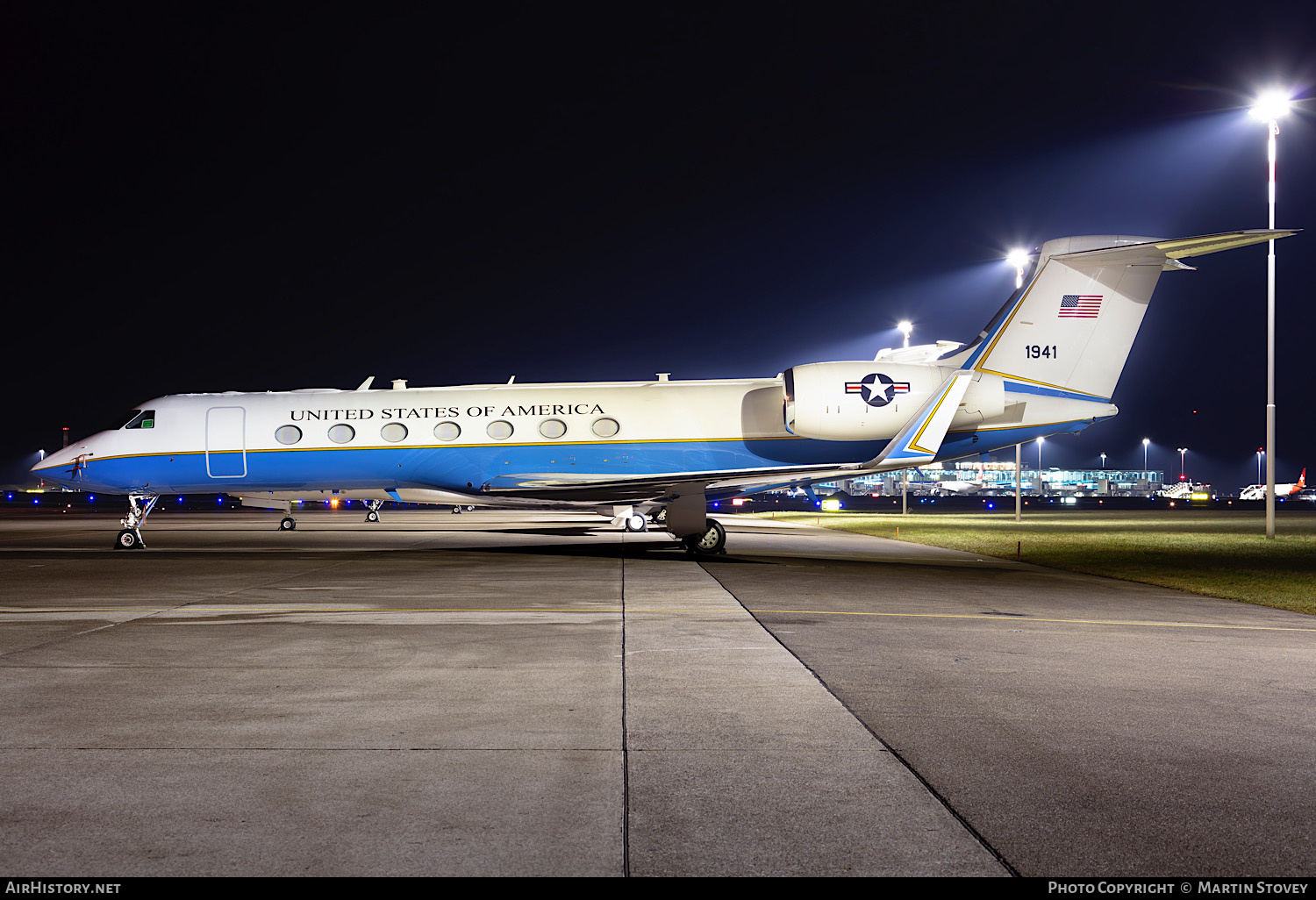 Aircraft Photo of 20-1941 / 1941 | Gulfstream Aerospace C-37B Gulfstream G550 (G-V-SP) | USA - Air Force | AirHistory.net #724569
