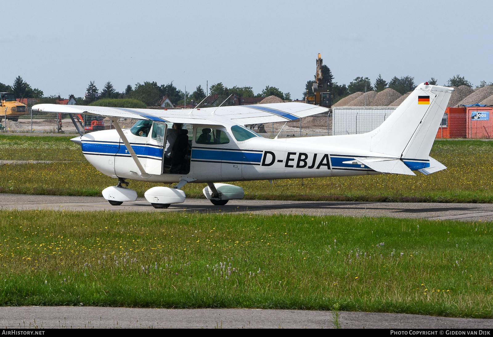 Aircraft Photo of D-EBJA | Cessna 172N Skyhawk 100 II | AirHistory.net #724647