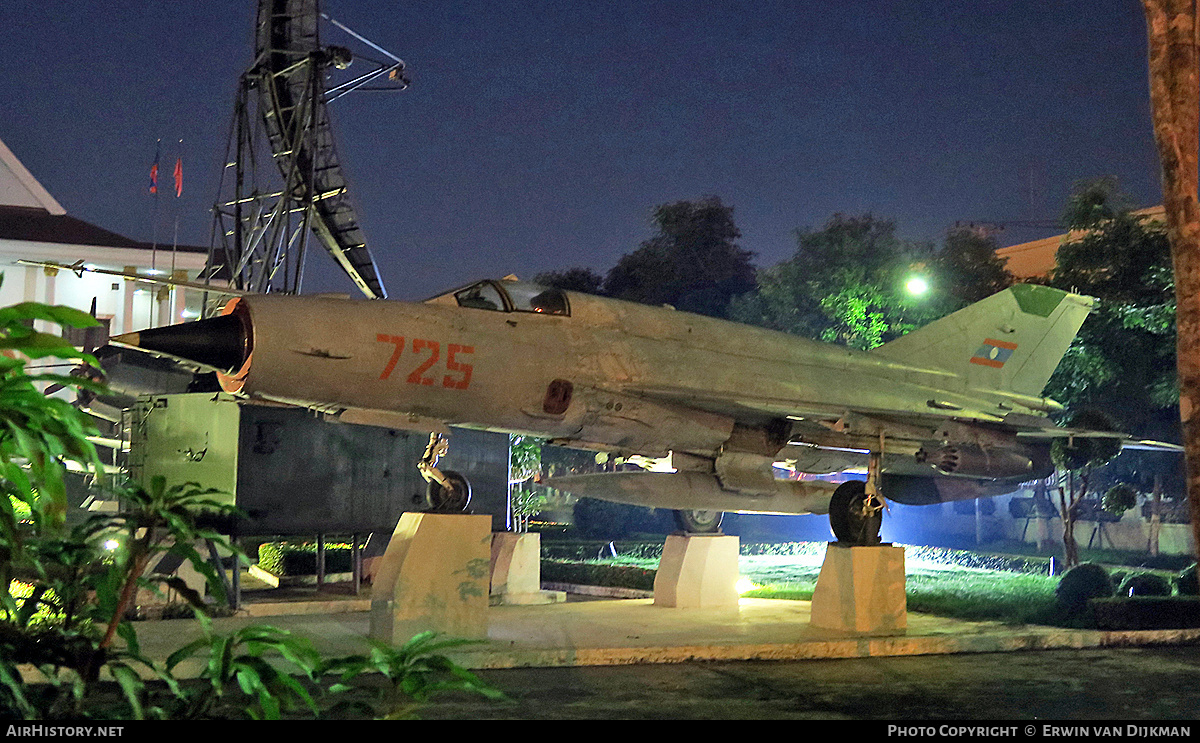 Aircraft Photo of 725 | Mikoyan-Gurevich MiG-21bis | Laos - Air Force | AirHistory.net #725049