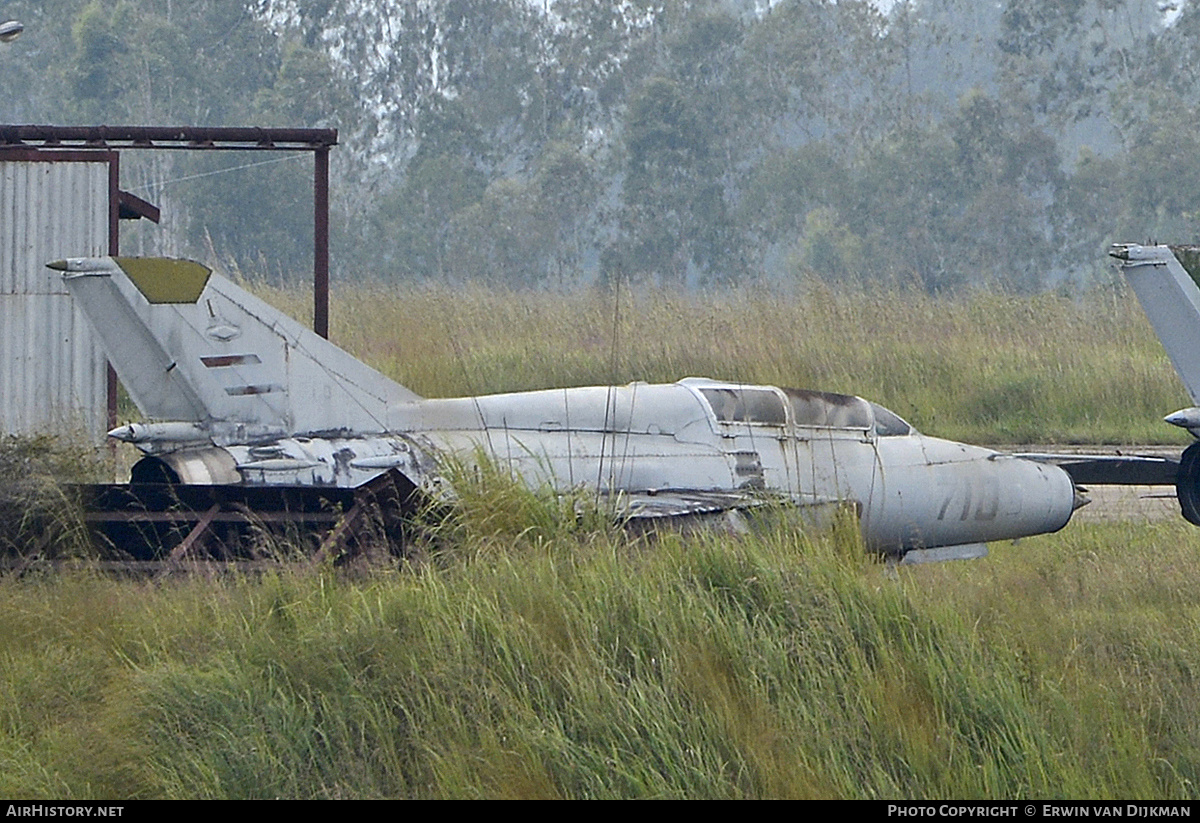 Aircraft Photo of 710 | Mikoyan-Gurevich MiG-21US | Laos - Air Force | AirHistory.net #725118