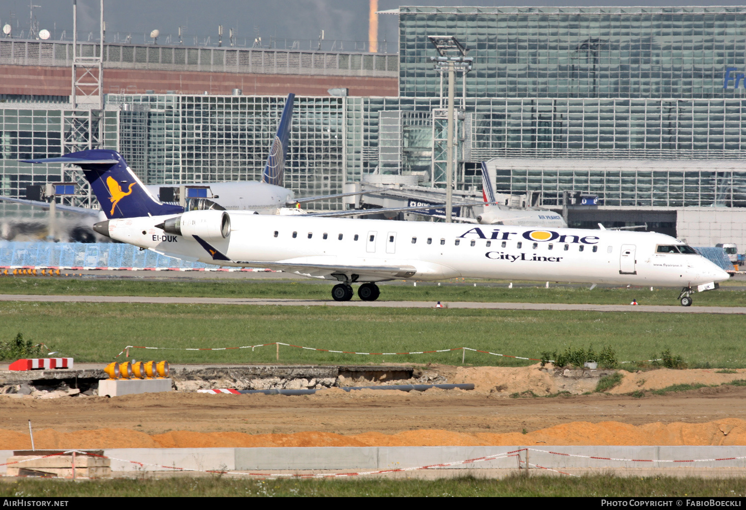 Aircraft Photo of EI-DUK | Bombardier CRJ-900ER (CL-600-2D24) | Air One CityLiner | AirHistory.net #725125