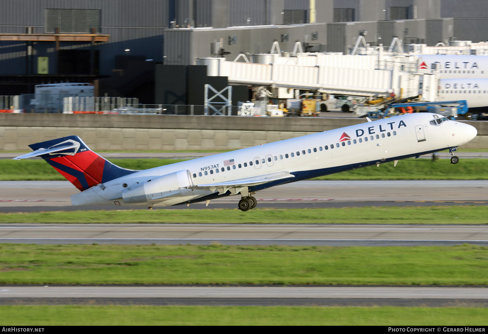 Aircraft Photo of N957AT | Boeing 717-2BD | Delta Air Lines | AirHistory.net #725439