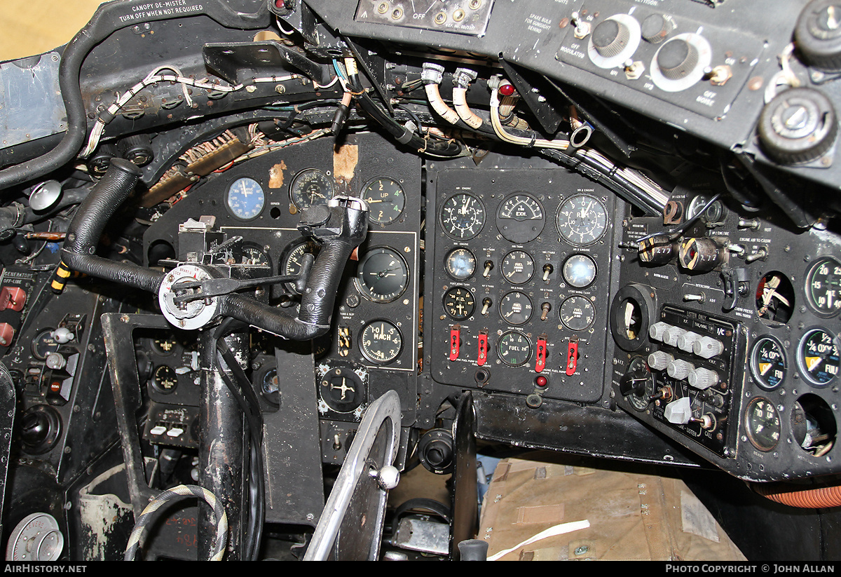 Aircraft Photo of WH984 | English Electric Canberra B15 | UK - Air Force | AirHistory.net #725530