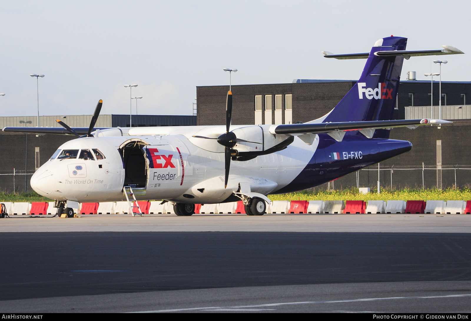 Aircraft Photo of EI-FXC | ATR ATR-42-300/F | FedEx Feeder | AirHistory.net #725784