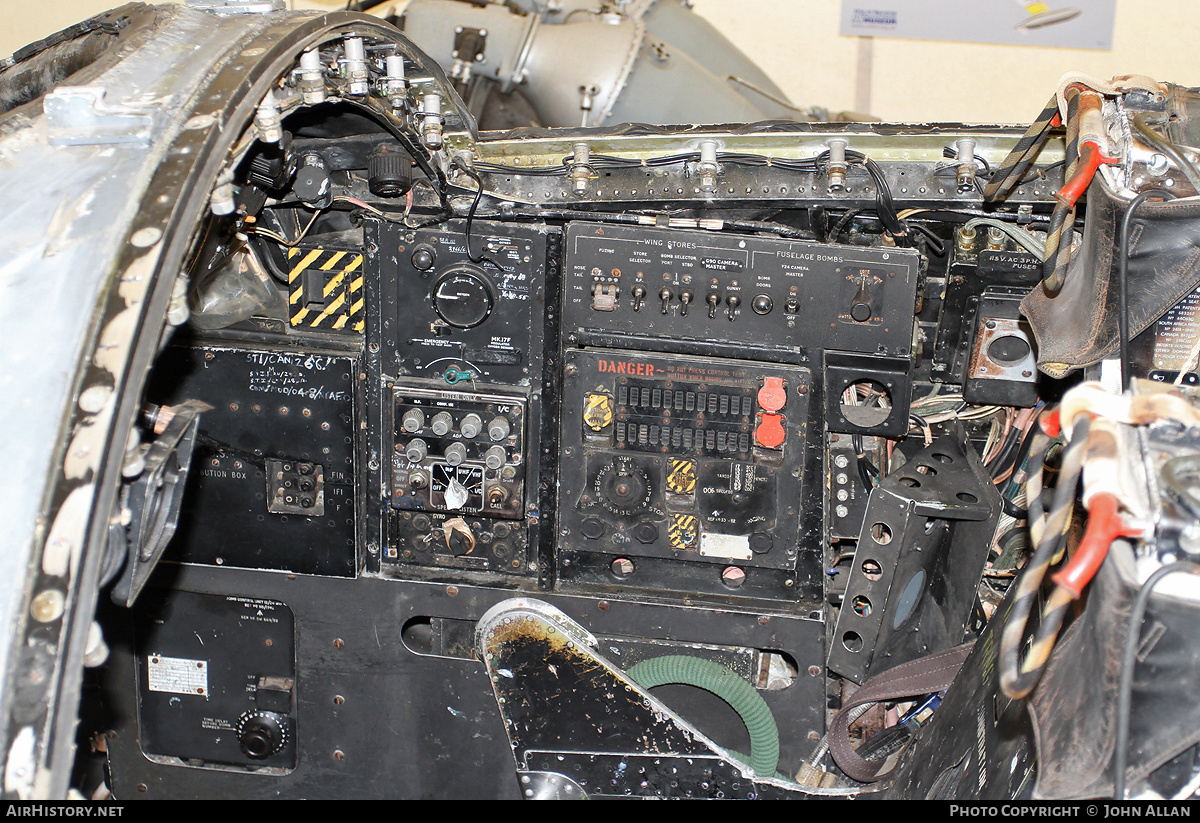 Aircraft Photo of WH984 | English Electric Canberra B15 | UK - Air Force | AirHistory.net #725809