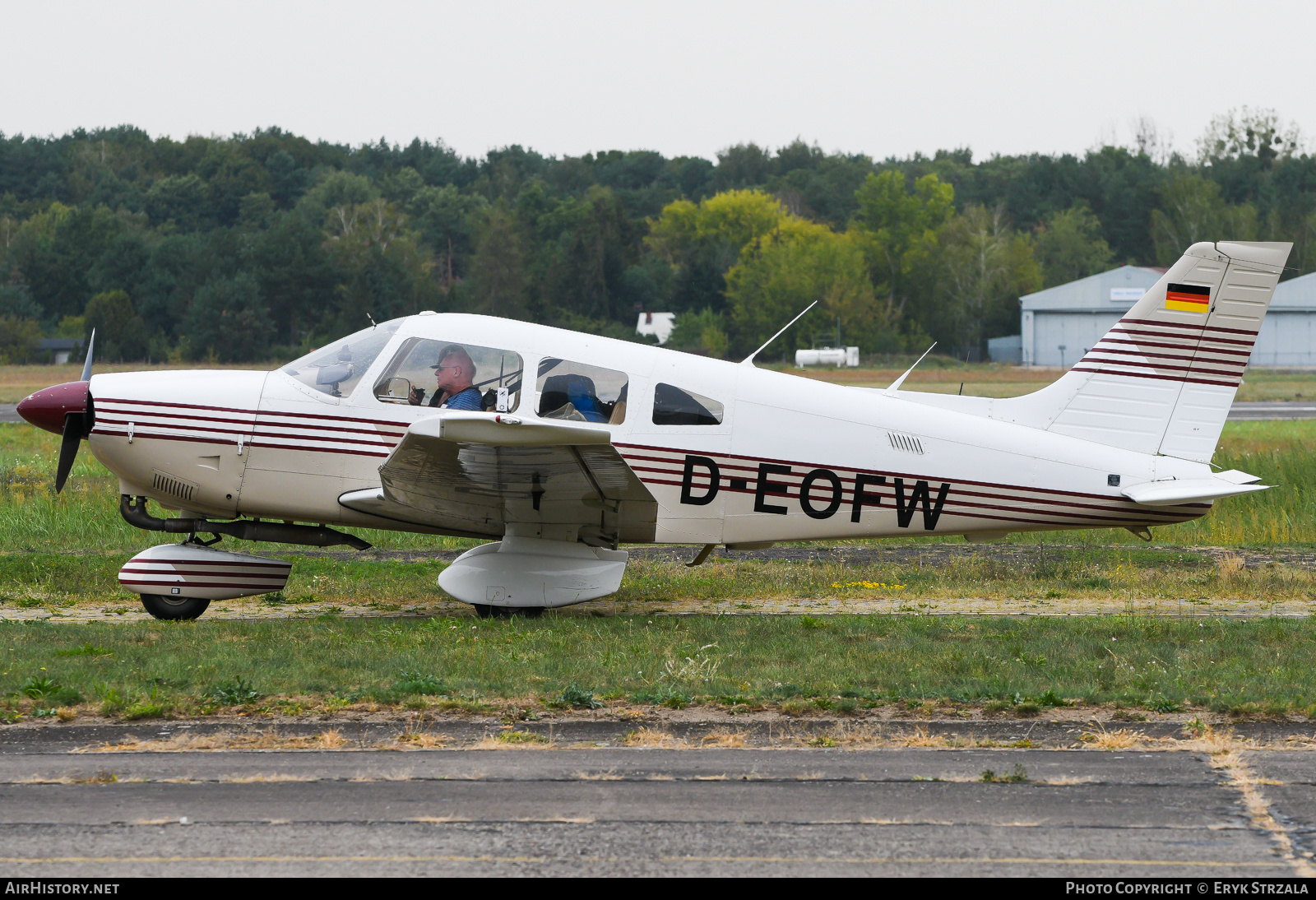 Aircraft Photo of D-EOFW | Piper PA-28-181 Cherokee Archer II | AirHistory.net #726267