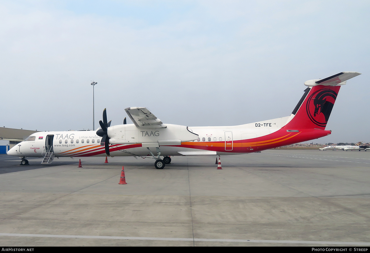 Aircraft Photo of D2-TFE | Bombardier DHC-8-402 Dash 8 | TAAG Angola Airlines - Linhas Aéreas de Angola | AirHistory.net #726305