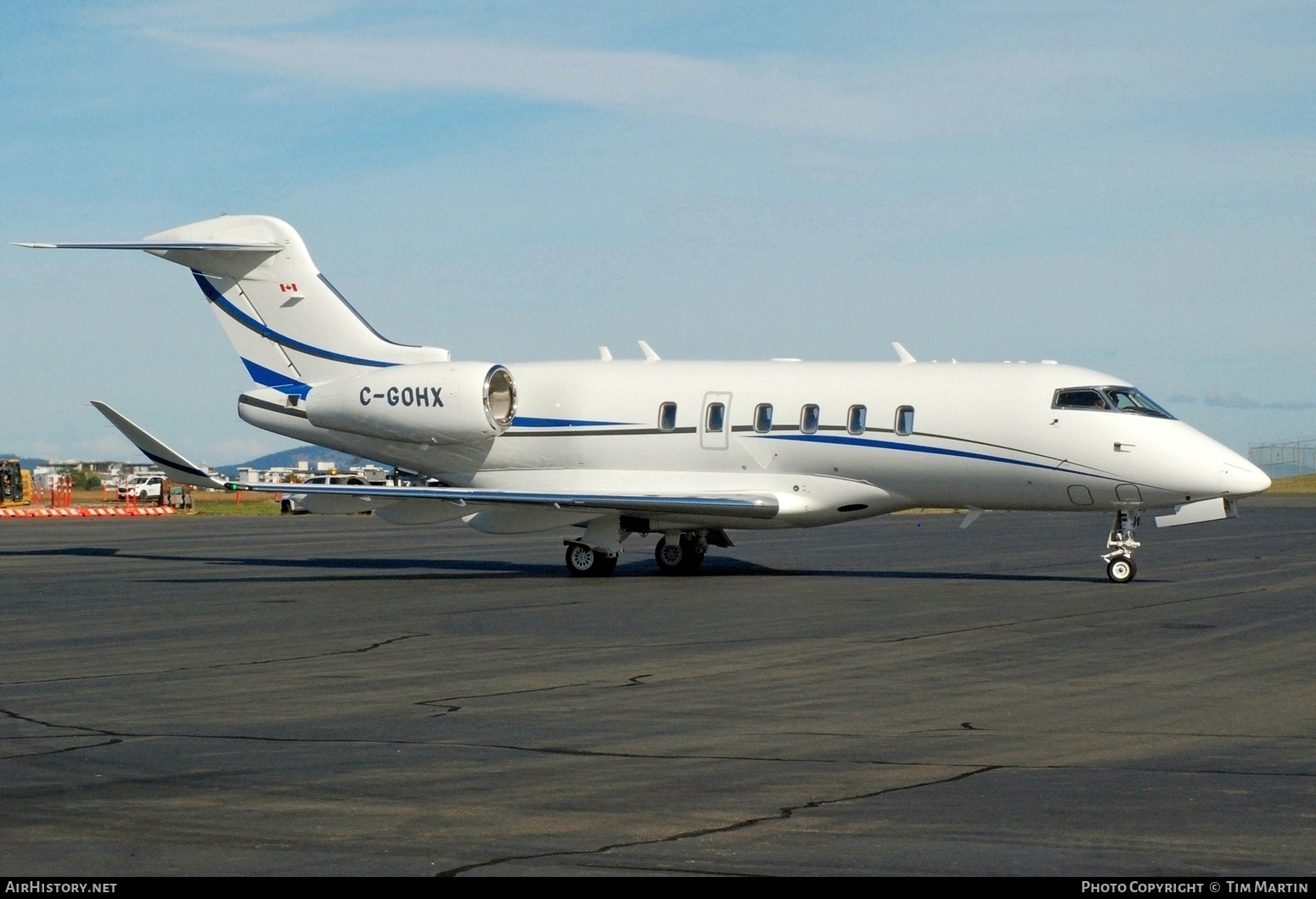 Aircraft Photo of C-GOHX | Bombardier Challenger 350 (BD-100-1A10) | AirHistory.net #726332