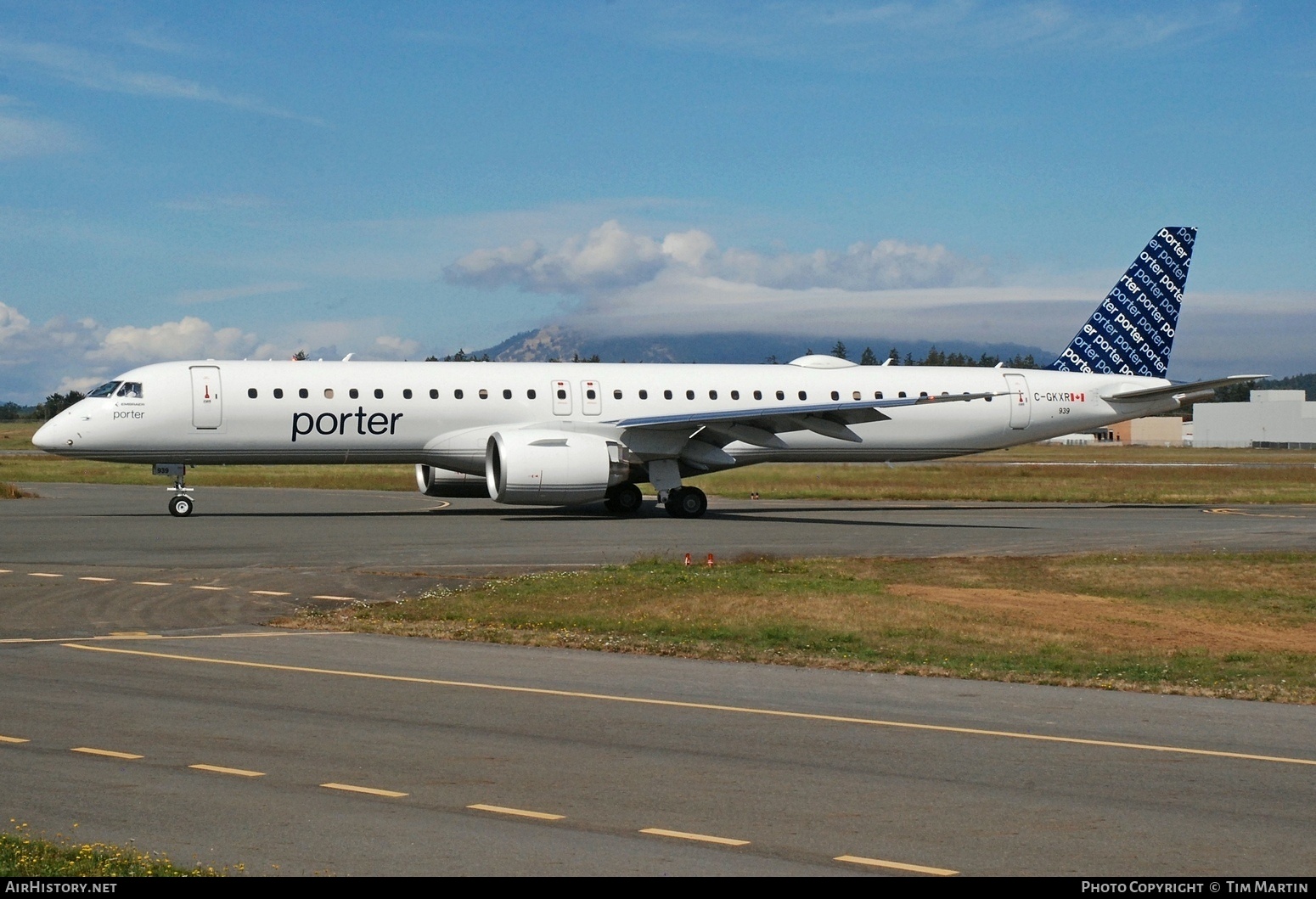 Aircraft Photo of C-GKXR | Embraer 195-E2 (ERJ-190-400) | Porter Airlines | AirHistory.net #726344