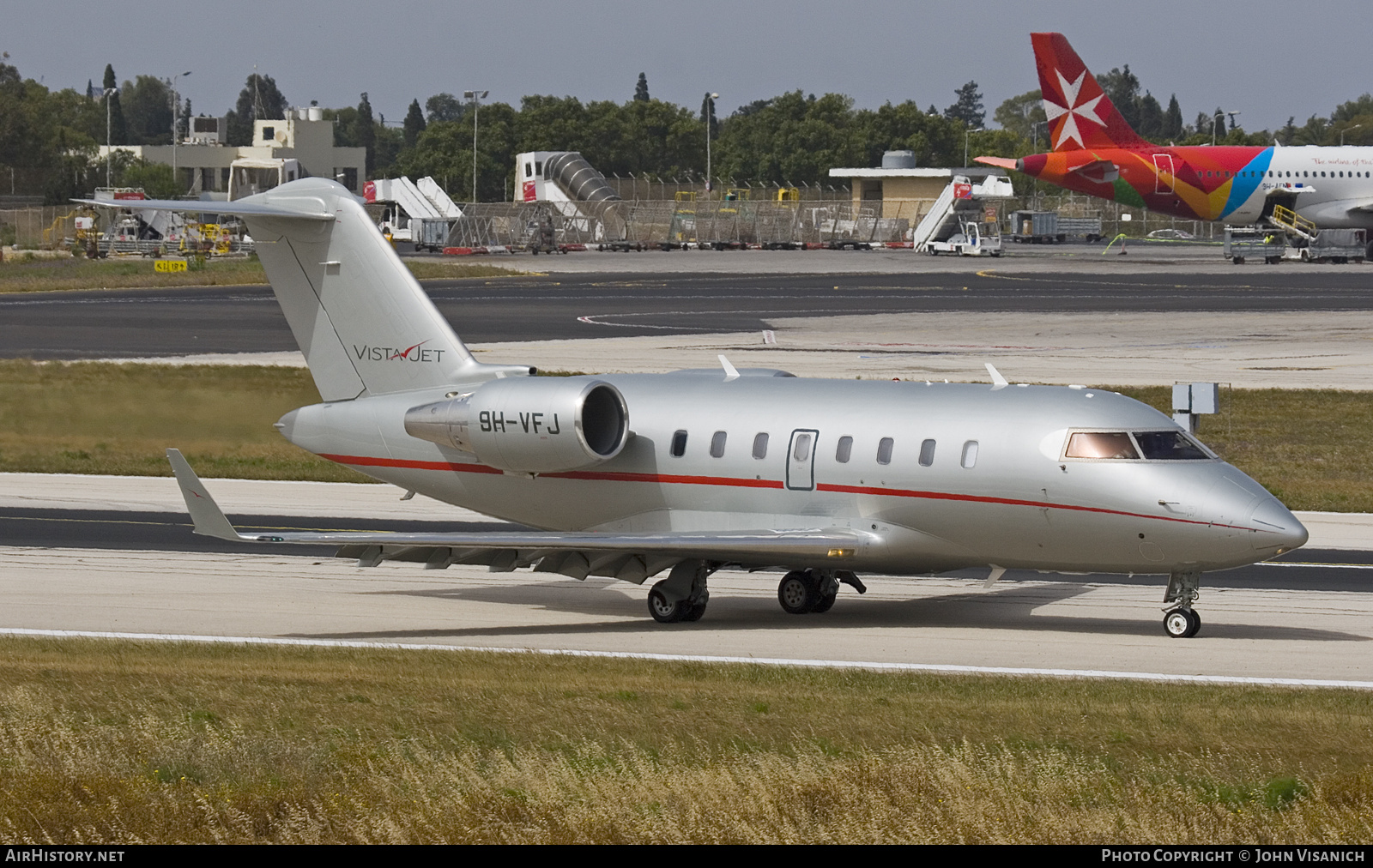 Aircraft Photo of 9H-VFJ | Bombardier Challenger 605 (CL-600-2B16) | VistaJet | AirHistory.net #726362
