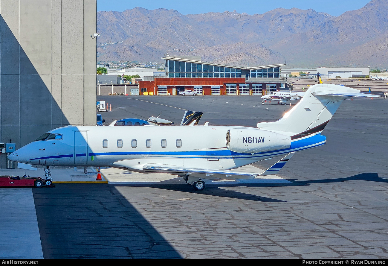Aircraft Photo of N611AV | Bombardier Challenger 350 (BD-100-1A10) | AirHistory.net #726508