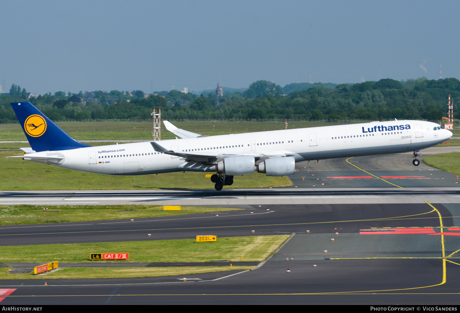 Aircraft Photo of D-AIHE | Airbus A340-642 | Lufthansa | AirHistory.net #726824