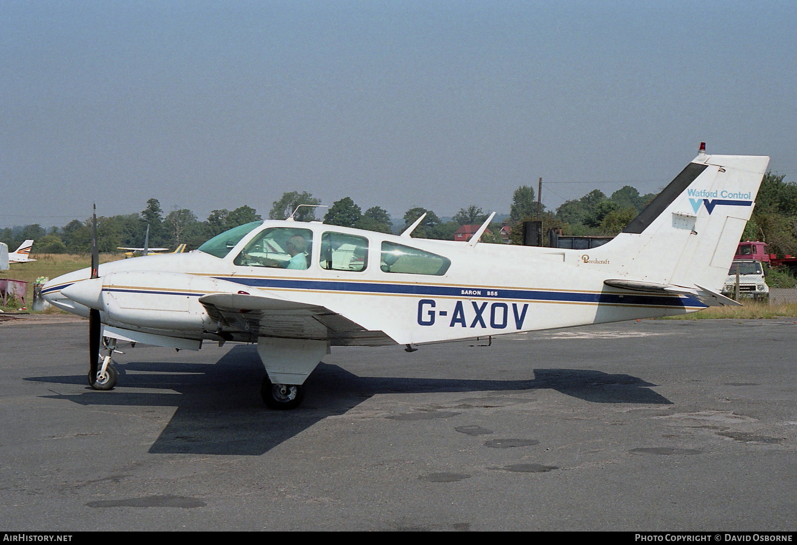 Aircraft Photo of G-AXOV | Beech 95-B55 Baron | Watford Control | AirHistory.net #726987