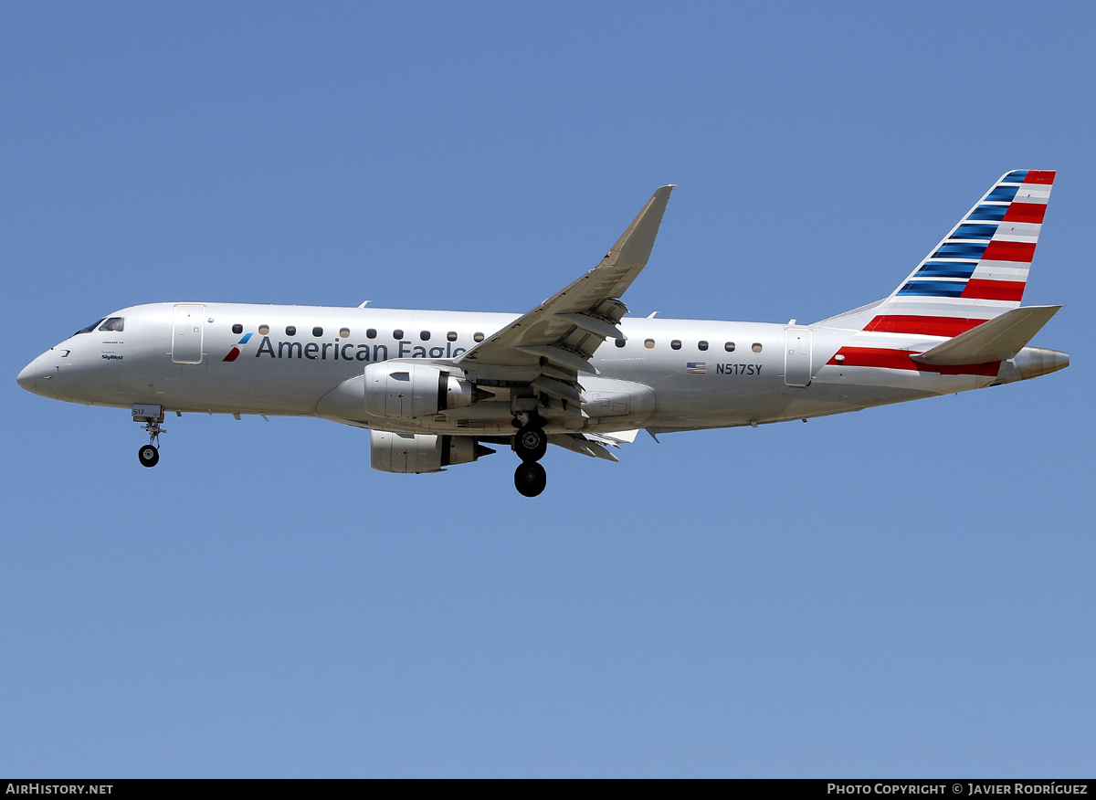 Aircraft Photo of N517SY | Embraer 175LR (ERJ-170-200LR) | American Eagle | AirHistory.net #727079