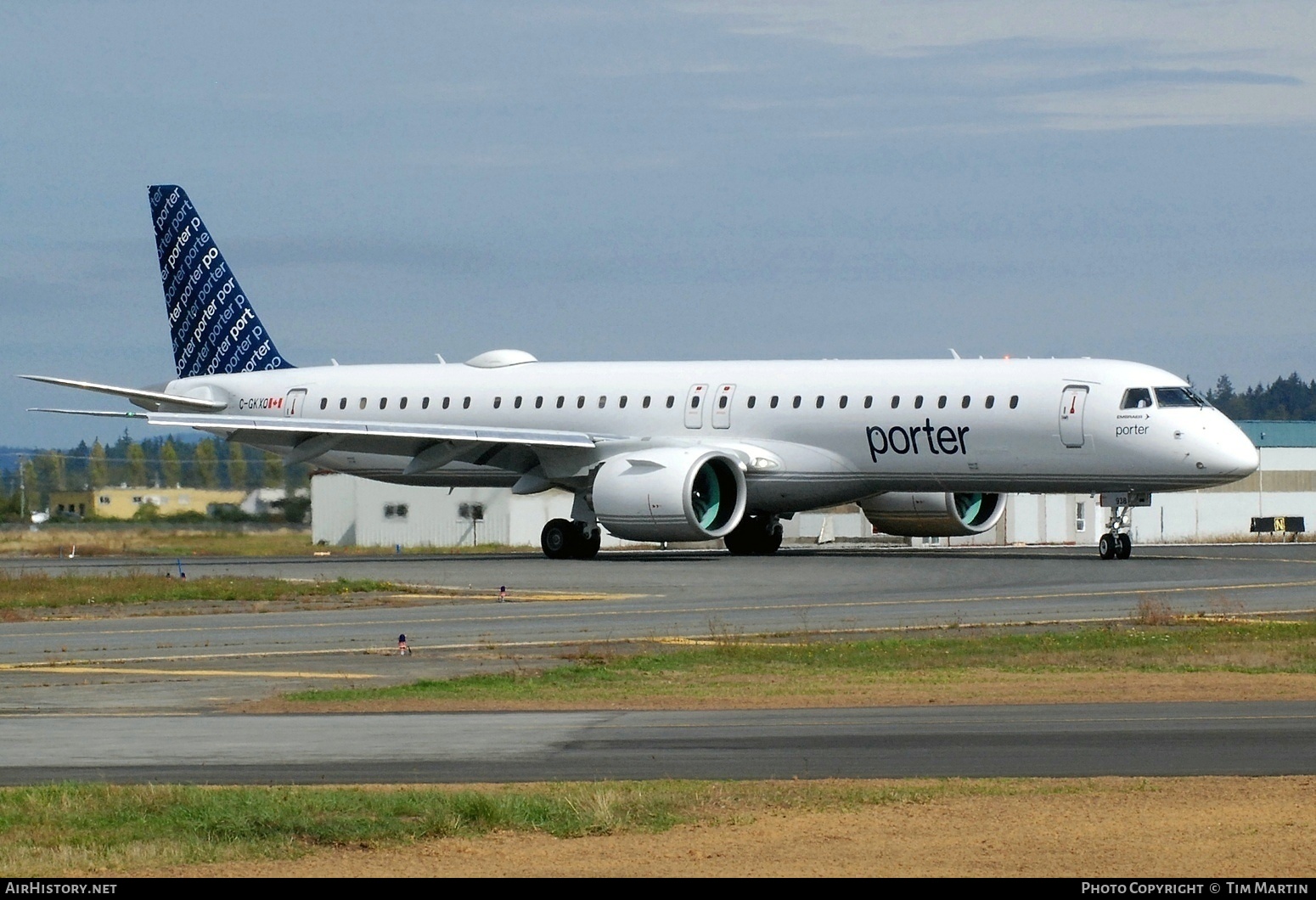 Aircraft Photo of C-GKXQ | Embraer 195-E2 (ERJ-190-400) | Porter Airlines | AirHistory.net #727140