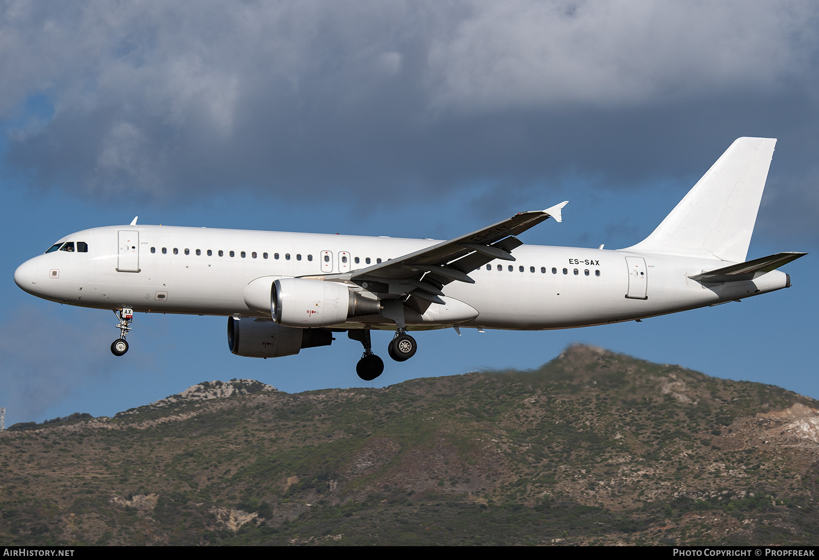 Aircraft Photo of ES-SAX | Airbus A320-214 | AirHistory.net #727188