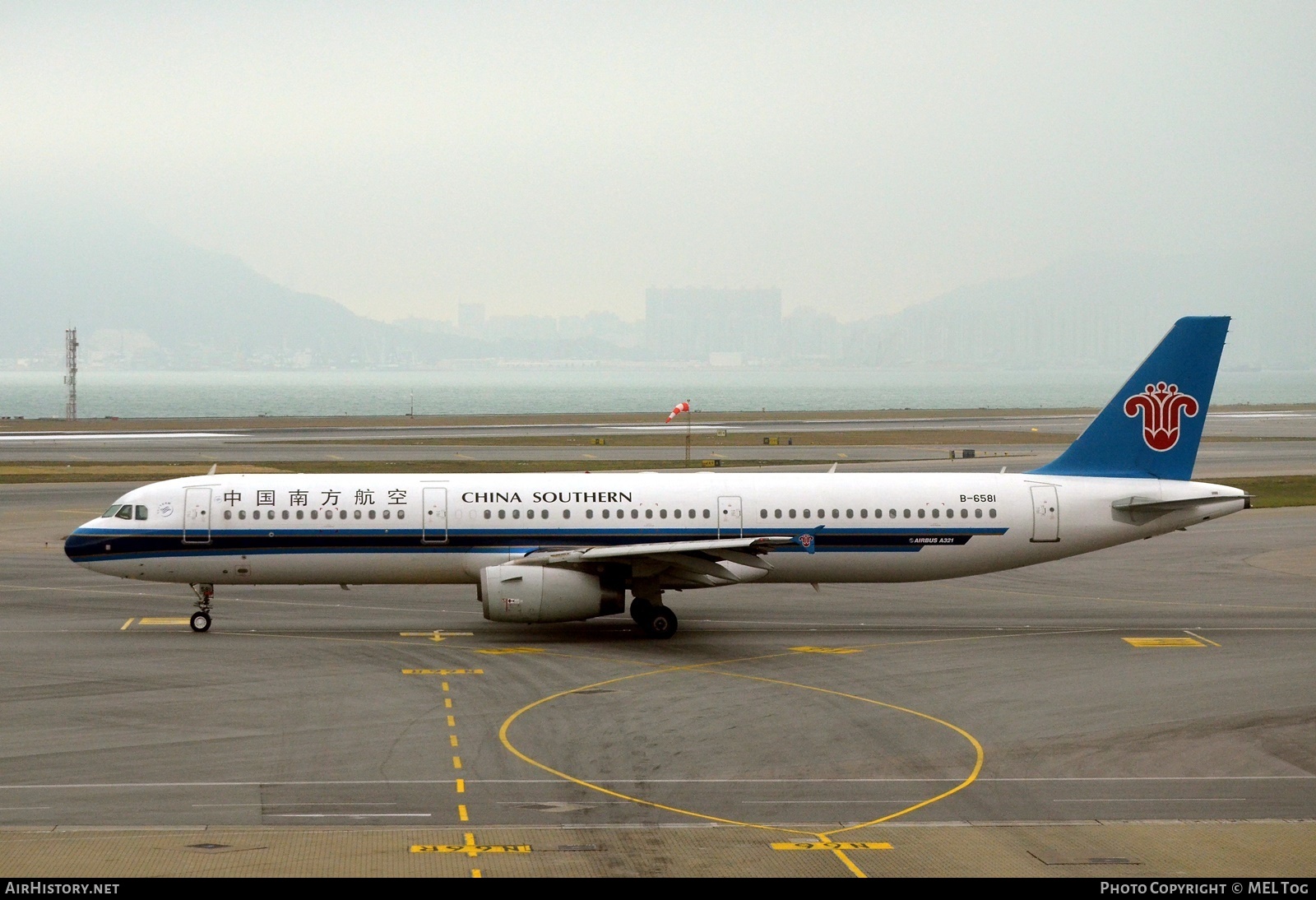 Aircraft Photo of B-6581 | Airbus A321-231 | China Southern Airlines | AirHistory.net #727218