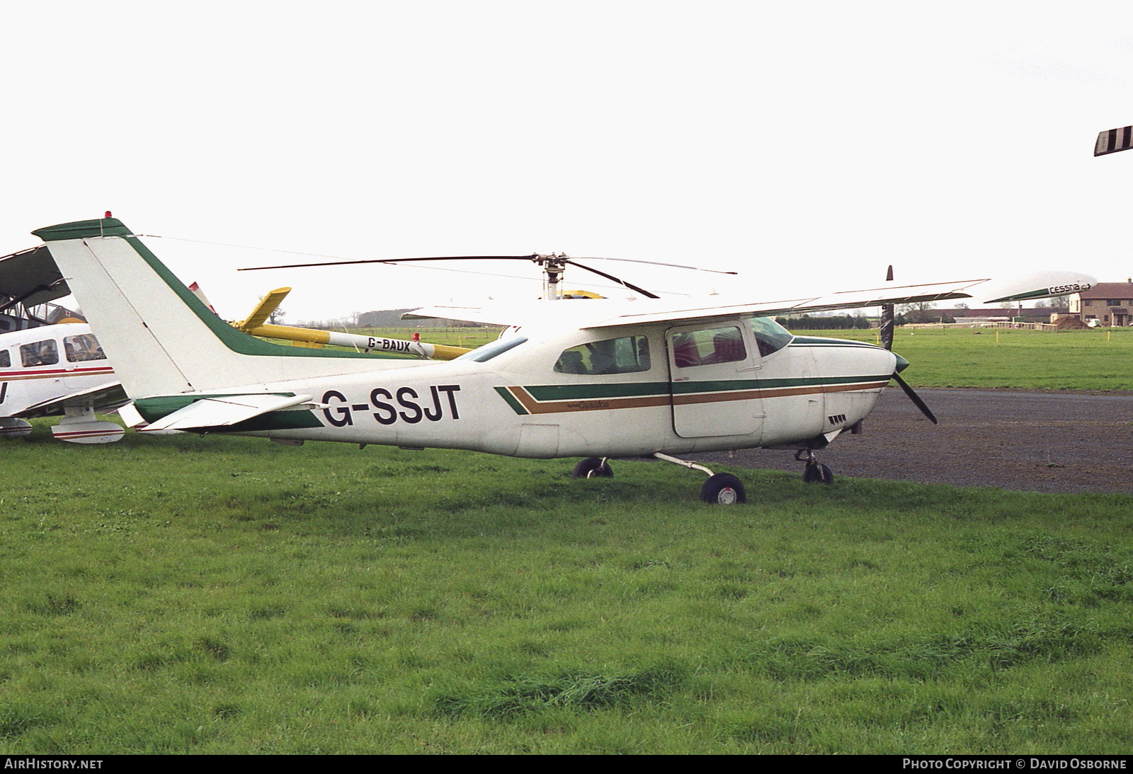 Aircraft Photo of G-SSJT | Cessna T210L Turbo Centurion | AirHistory.net #727240