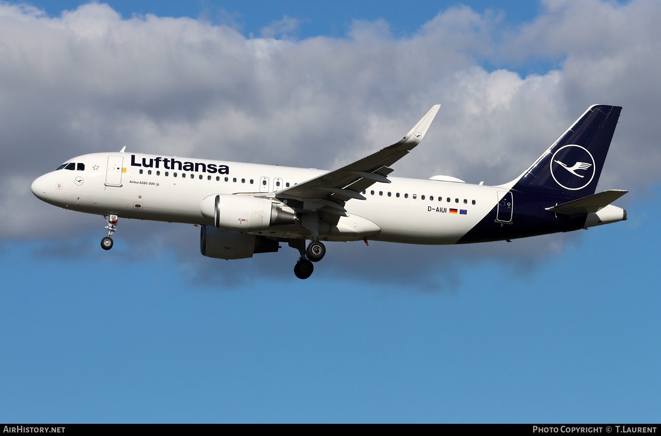 Aircraft Photo of D-AIUI | Airbus A320-214 | Lufthansa | AirHistory.net #727284
