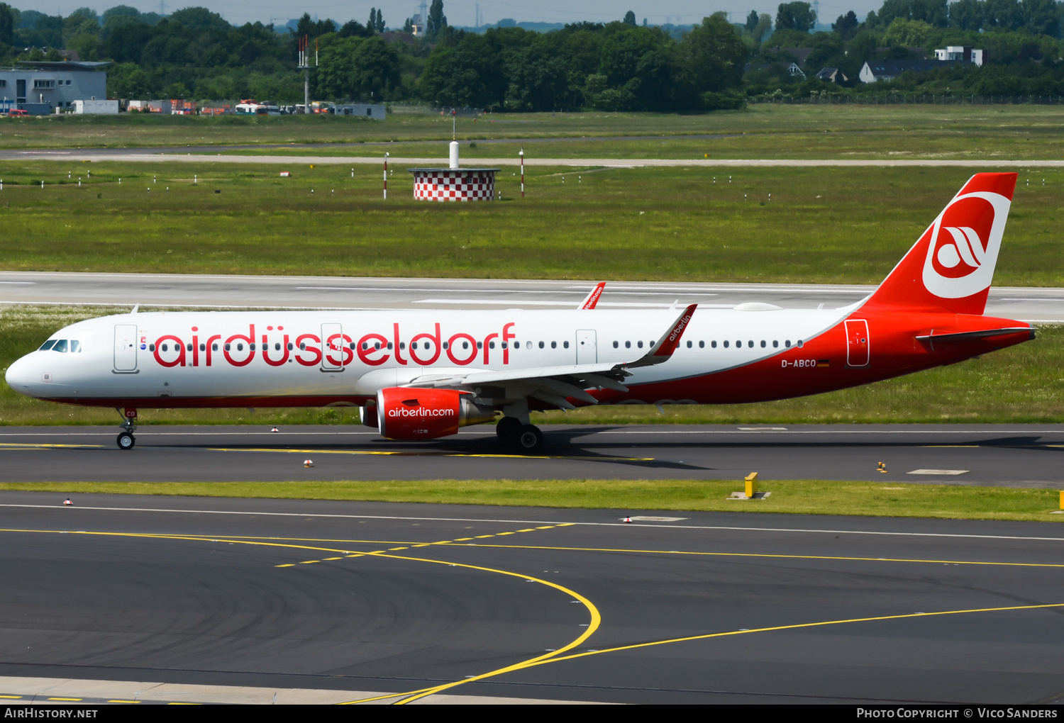Aircraft Photo of D-ABCO | Airbus A321-211 | Air Berlin | AirHistory.net #727387