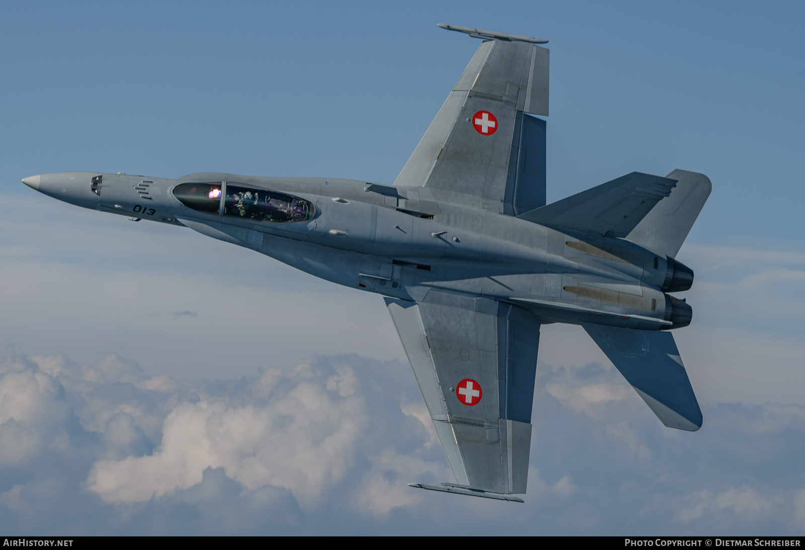Aircraft Photo of J-5013 | McDonnell Douglas F/A-18C Hornet | Switzerland - Air Force | AirHistory.net #727730