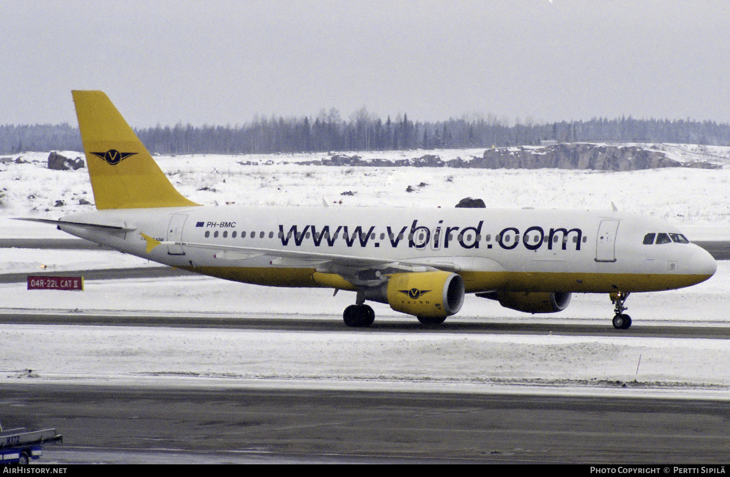 Aircraft Photo of PH-BMC | Airbus A320-214 | V Bird | AirHistory.net #727766