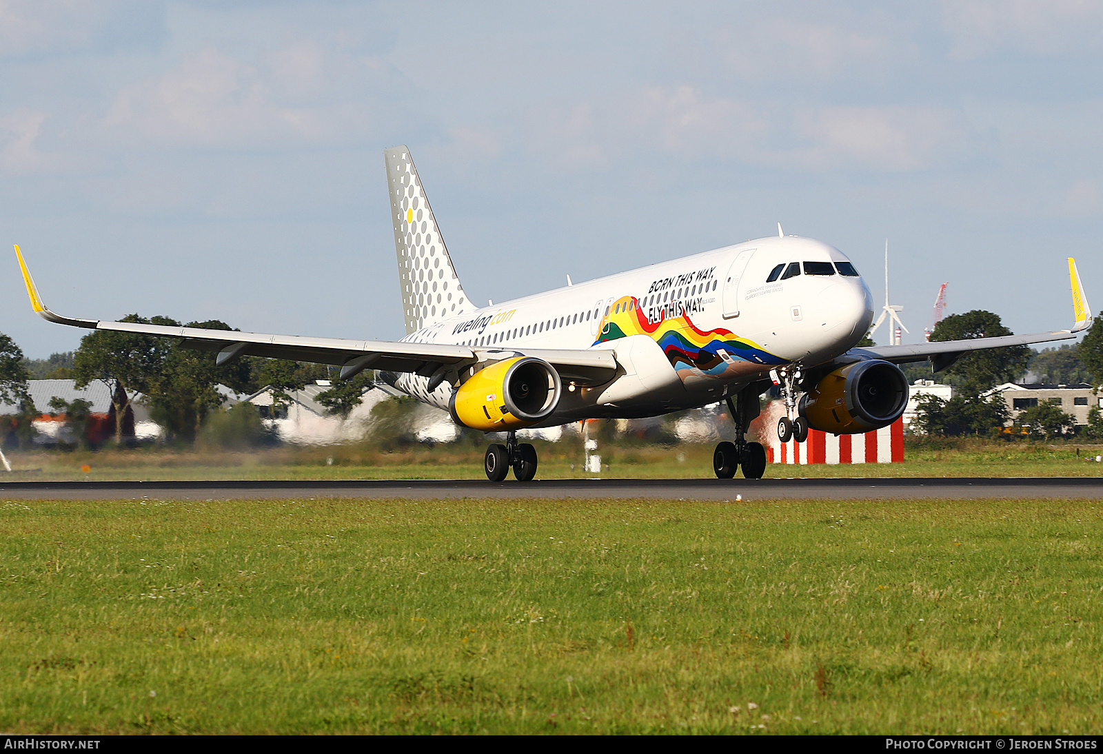 Aircraft Photo of EC-LVS | Airbus A320-232 | Vueling Airlines | AirHistory.net #727883