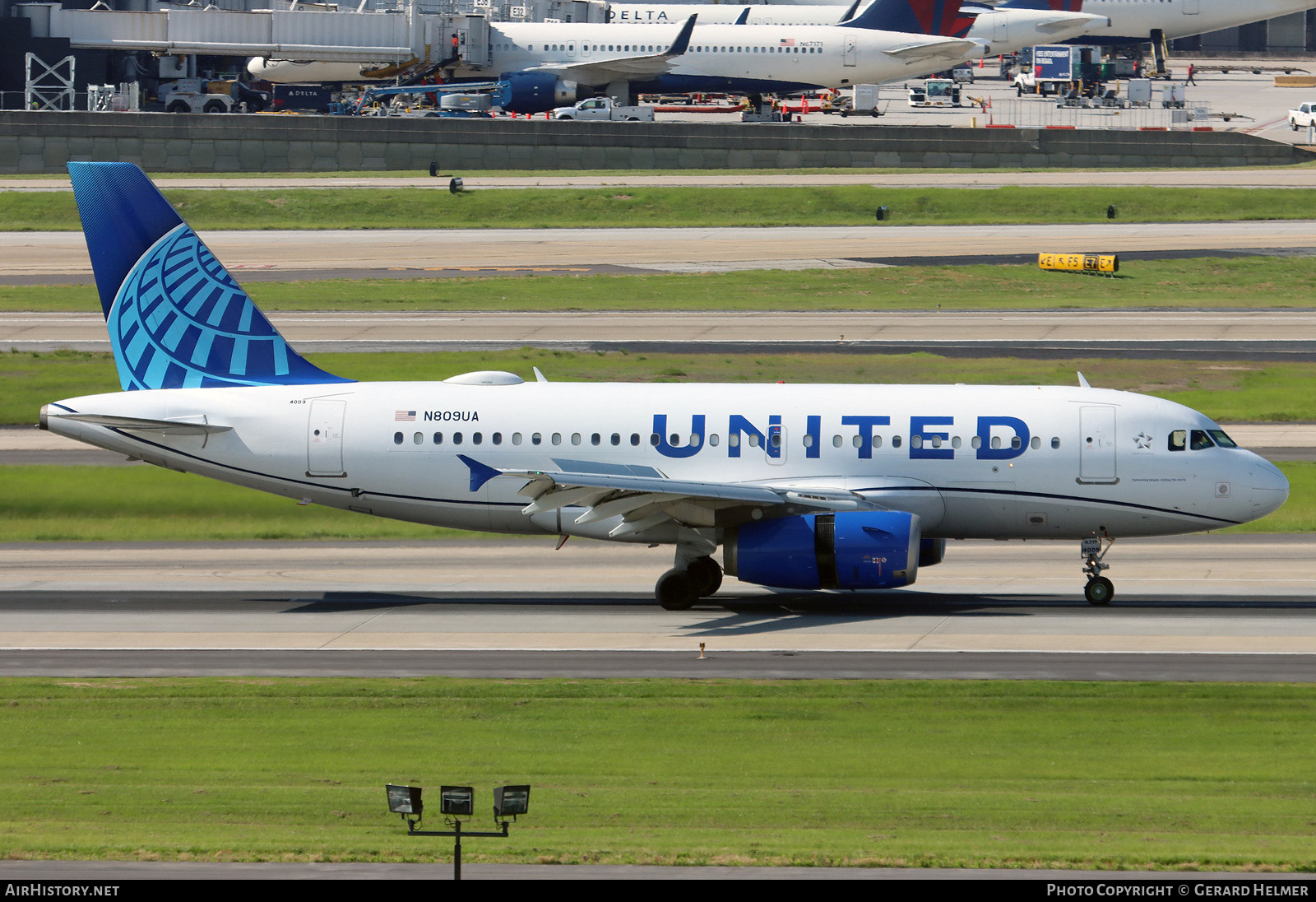 Aircraft Photo of N809UA | Airbus A319-131 | United Airlines | AirHistory.net #728042